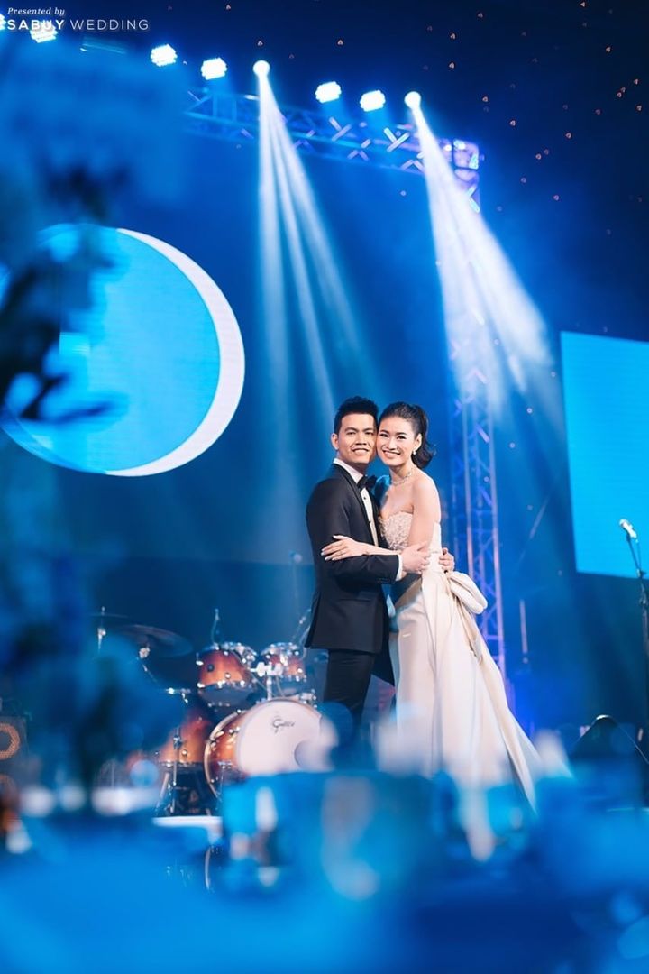 บ่าวสาว,ชุดบ่าวสาว,ชุดเจ้าสาว,ชุดเจ้าบ่าว,รูปงานแต่ง,ธีมงานแต่ง รีวิวงานแต่ง เพลง พร็อพ แสงสีจุใจ ยกทัพนักดนตรีและคอนเสิร์ตมาไว้ในงาน @W Bangkok