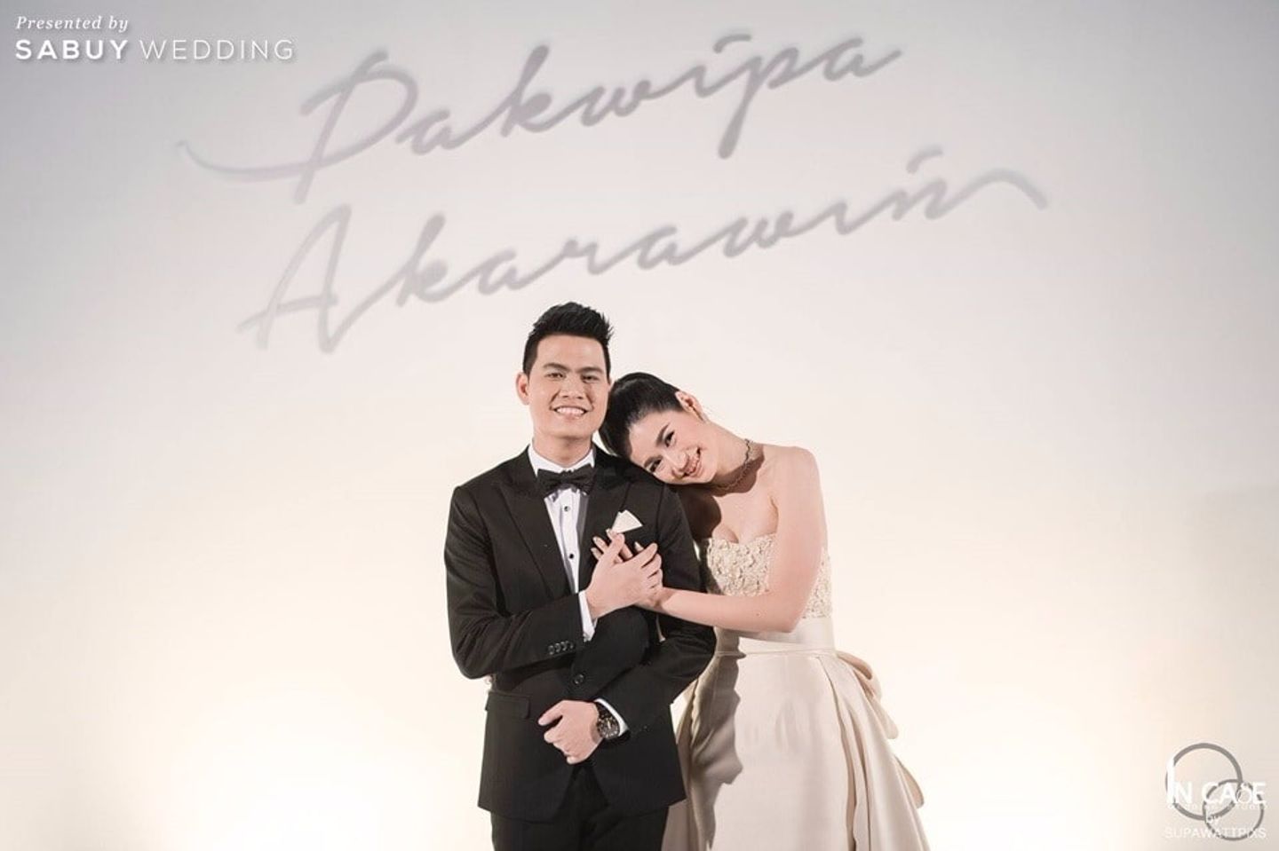 บ่าวสาว,ชุดบ่าวสาว,ชุดเจ้าสาว,ชุดเจ้าบ่าว,รูปงานแต่ง,backdrop งานแต่ง รีวิวงานแต่ง เพลง พร็อพ แสงสีจุใจ ยกทัพนักดนตรีและคอนเสิร์ตมาไว้ในงาน @W Bangkok