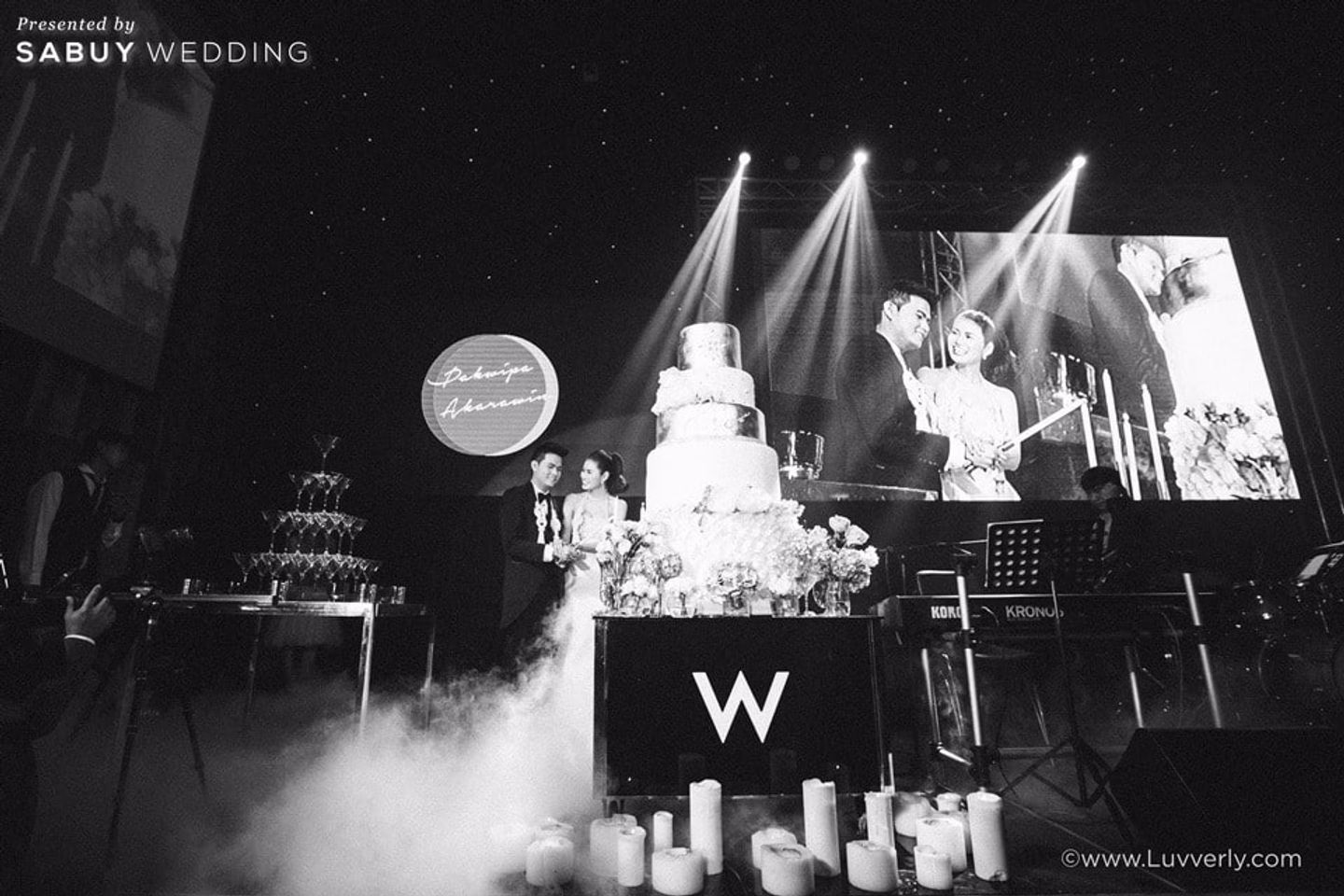 บ่าวสาว,ชุดบ่าวสาว,รูปงานแต่ง,พิธีแต่งงาน,เค้กงานแต่ง รีวิวงานแต่ง เพลง พร็อพ แสงสีจุใจ ยกทัพนักดนตรีและคอนเสิร์ตมาไว้ในงาน @W Bangkok