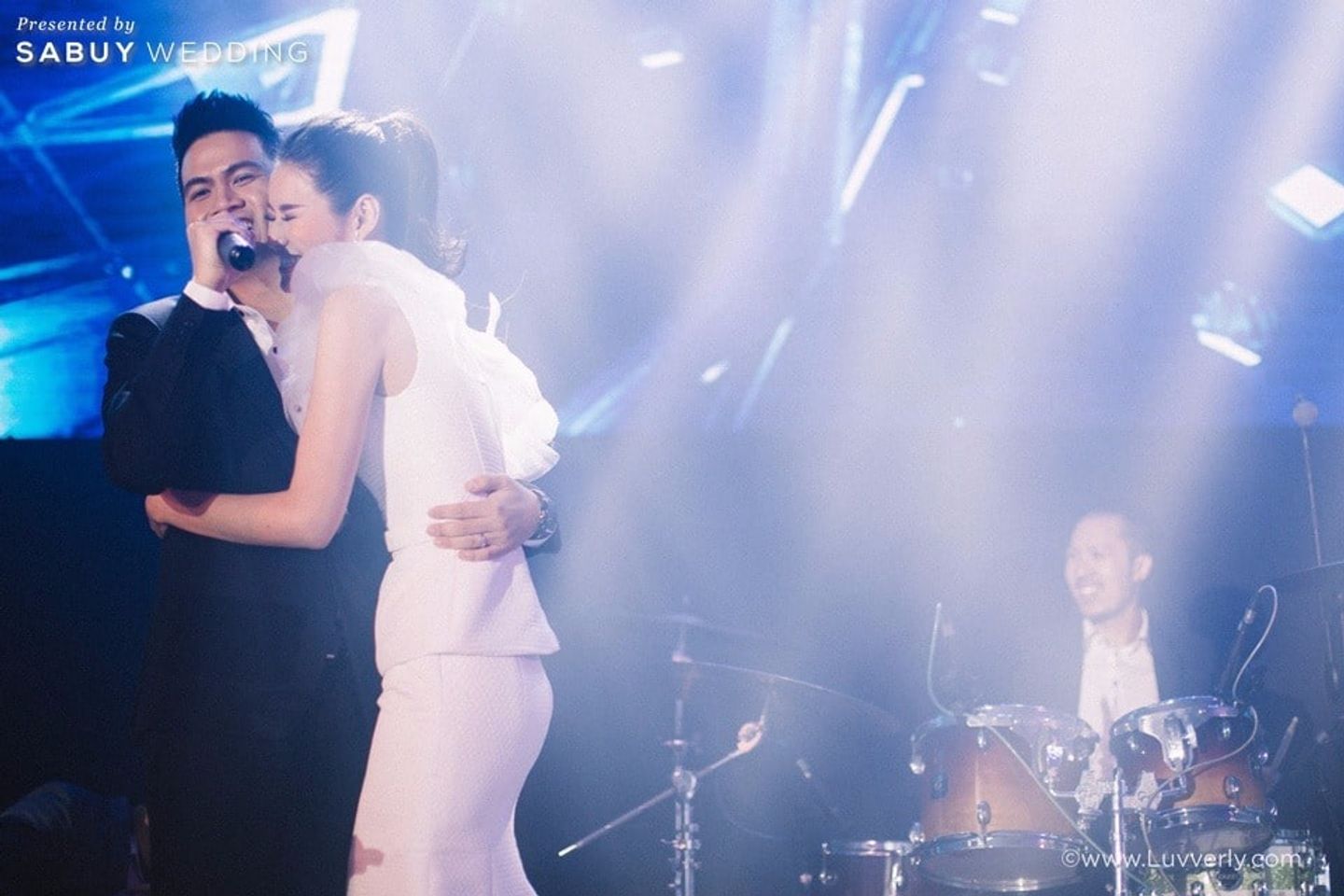 คอนเสิร์ตงานแต่ง,บ่าวสาว,ชุดบ่าวสาว,ธีมงานแต่ง รีวิวงานแต่ง เพลง พร็อพ แสงสีจุใจ ยกทัพนักดนตรีและคอนเสิร์ตมาไว้ในงาน @W Bangkok