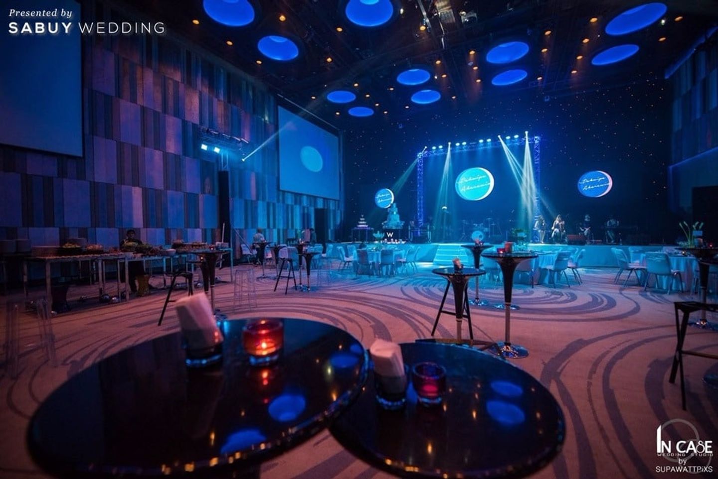 สถานที่แต่งงาน,สถานที่จัดงานแต่งงาน,ตกแต่งงานแต่ง,ธีมงานแต่ง รีวิวงานแต่ง เพลง พร็อพ แสงสีจุใจ ยกทัพนักดนตรีและคอนเสิร์ตมาไว้ในงาน @W Bangkok