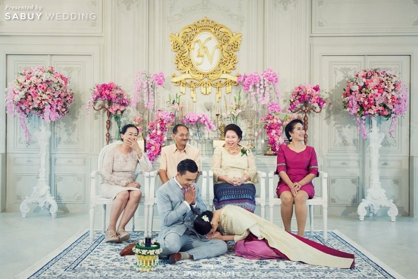 พิธีหมั้น,งานหมั้น,ชุดหมั้น,ครอบครัวบ่าวสาว,จัดดอกไม้งานแต่ง,backdrop งานแต่ง,ตกแต่งงานแต่ง รีวิวงานแต่งในฝันของคนยุคใหม่ อบอุ่นสดใส ในสไตล์ของตัวเอง @Bangkok Garden Studio