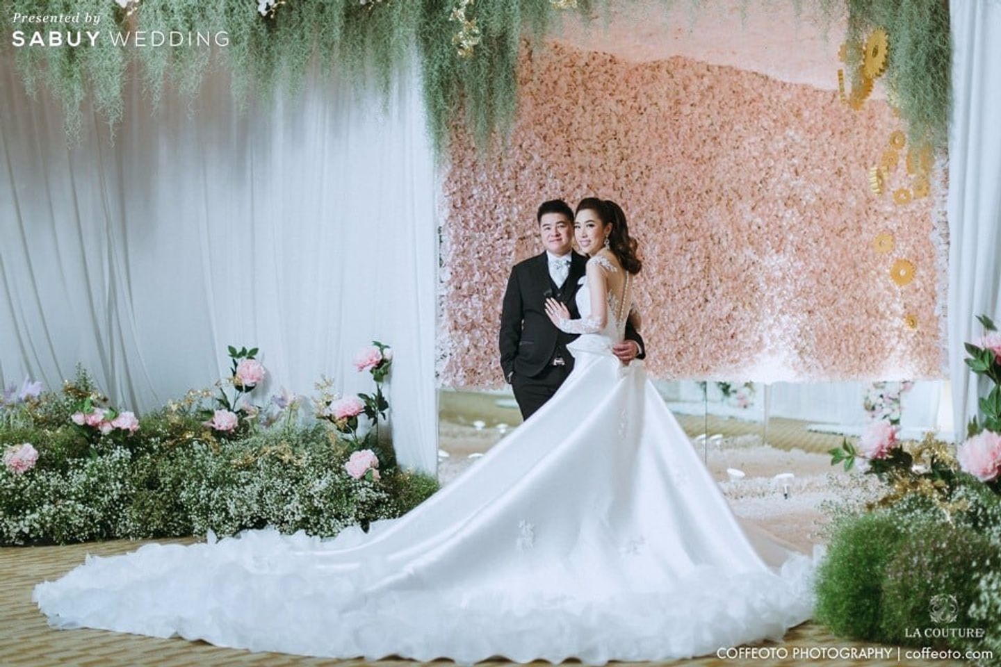 บ่าวสาว,ชุดบ่าวสาว,ชุดเจ้าบ่าว,ชุดเจ้าสาว,backdrop งานแต่ง,จัดดอกไม้งานแต่ง,ตกแต่งงานแต่ง,รูปงานแต่ง รีวิวงานแต่งธีม Timeless อลังการ Backdrop นาฬิกาหมุนได้จริง @Plaza Athénée