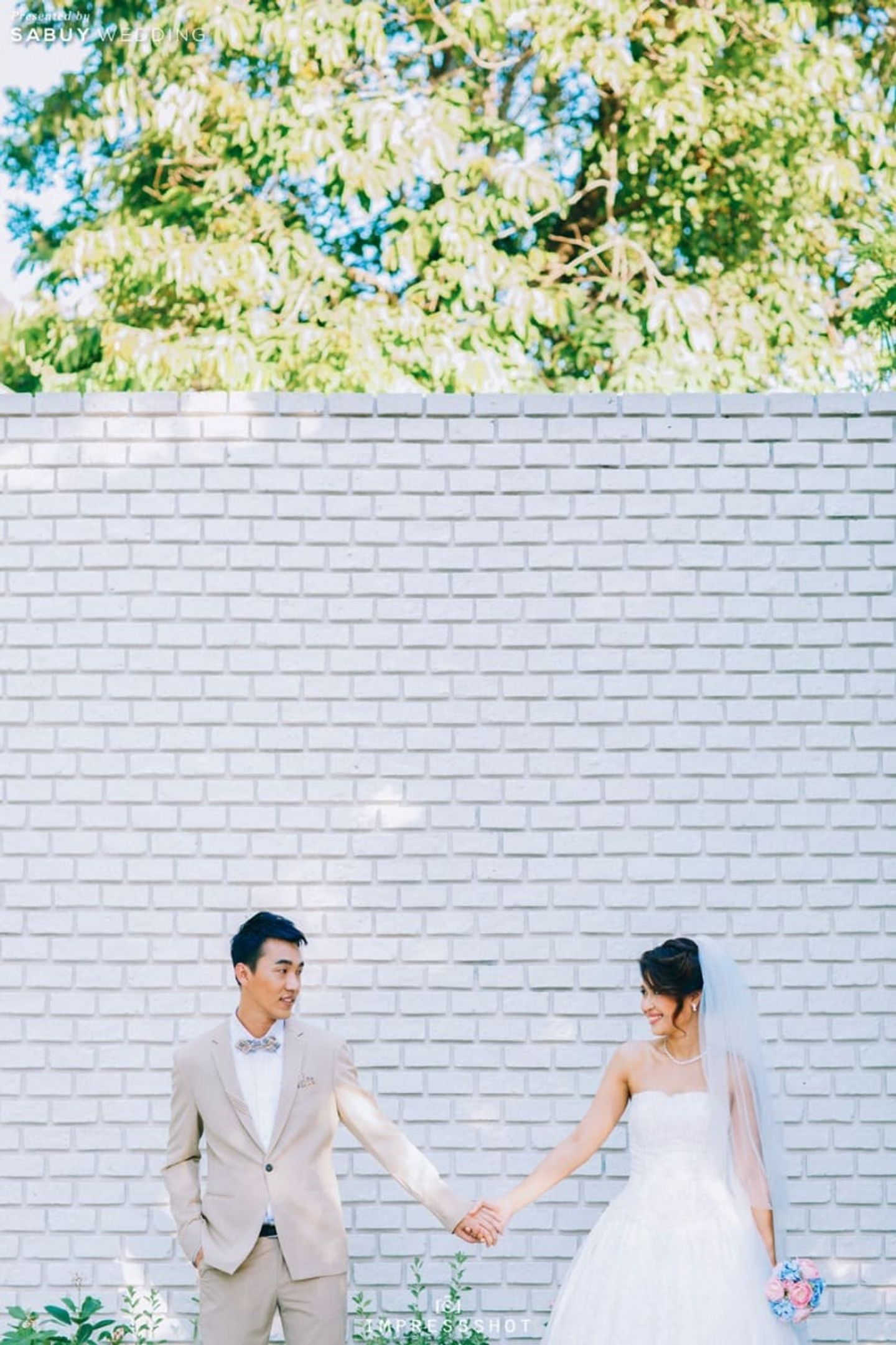 คู่รัก,ถ่ายภาพพรีเวดดิ้ง,ถ่ายพรีเวดดิ้ง,พรีเวดดิ้ง,prewedding พรีเวดดิ้งกลางสวน อบอุ่นใต้ร่มไม้ใหญ่  แถมอยู่ในกรุงเทพ