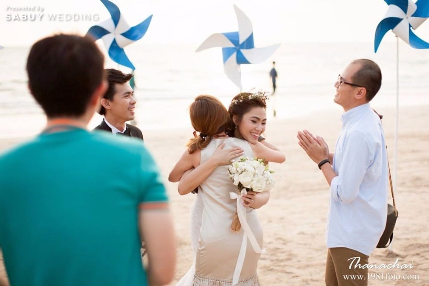 บ่าวสาว,เพื่อนเจ้าสาว,งานแต่งริมทะเล,ช่อดอกไม้เจ้าสาว รีวิวงานแต่งโทนขาวฟ้า ใช้ทะเลมาเป็นแบคดรอป @โรงแรมเจ้าหลาว ทอแสง บีช จันทบุรี
