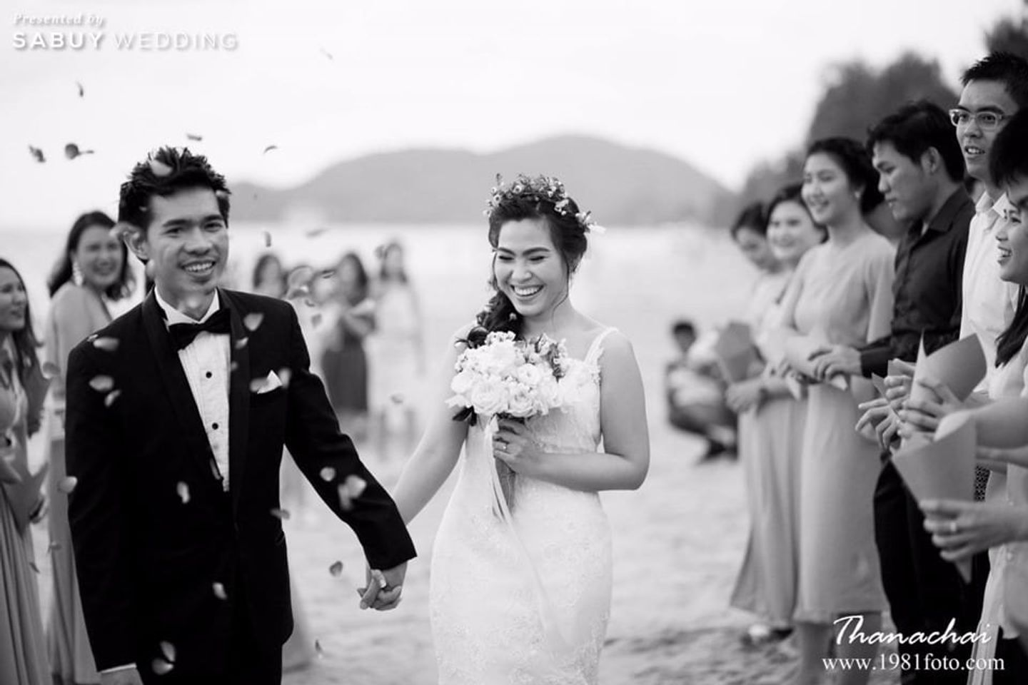 บ่าวสาว,งานแต่งริมทะเล,งานแต่งงาน,พิธีแต่งงาน รีวิวงานแต่งโทนขาวฟ้า ใช้ทะเลมาเป็นแบคดรอป @โรงแรมเจ้าหลาว ทอแสง บีช จันทบุรี