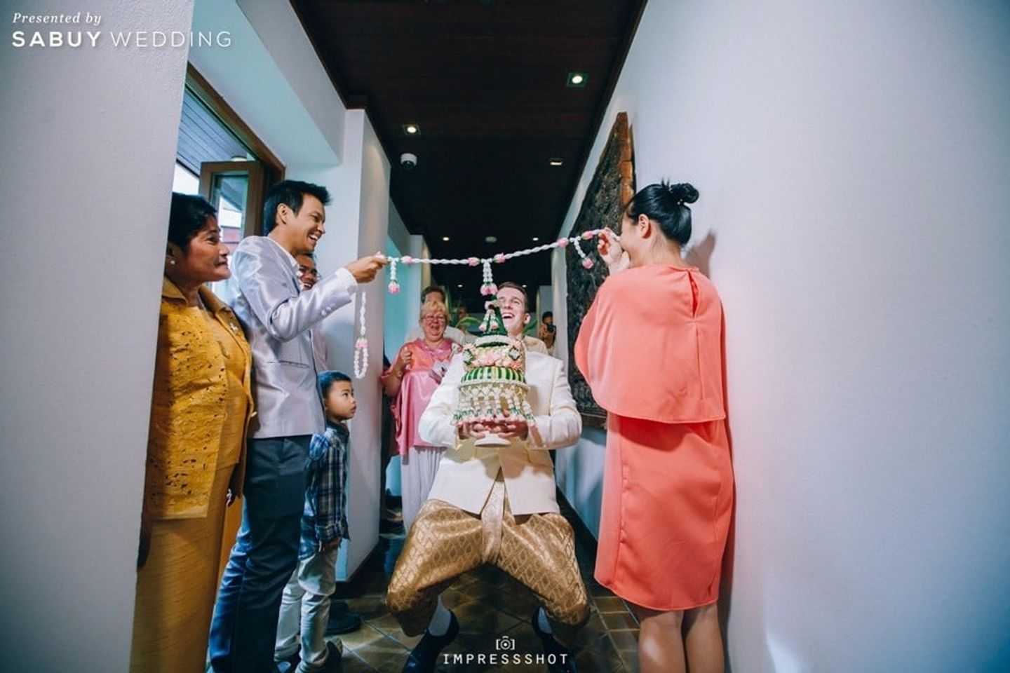 พิธีหมั้น,งานหมั้น,ชุดหมั้น,ประตูเงินประตูทอง,เจ้าบ่าว,พานขันหมาก รีวิวงานแต่ง พิธีหมั้นไทย ที่แขกฝรั่งเทใจให้ว่าเริ่ด @The Sukhothai Bangkok
