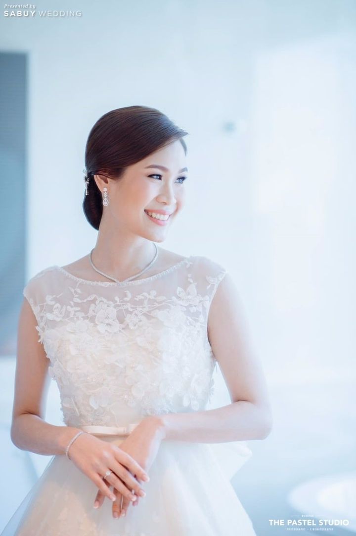 เจ้าสาว,ชุดเจ้าสาว รีวิวงานแต่งแสนหวาน ละลานตาด้วยดอกไม้ลวดลายฉลุ @Renaissance Bangkok