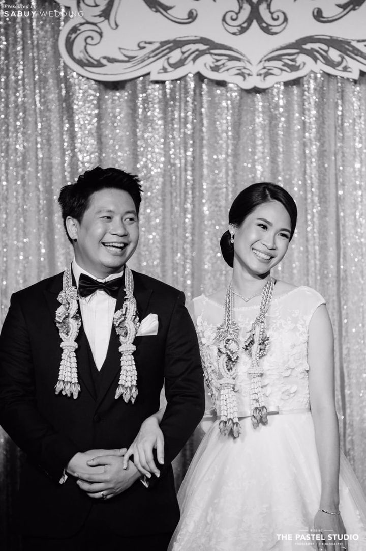 บ่าวสาว,ชุดบ่าวสาว,ชุดเจ้าสาว,ชุดเจ้าบ่าว รีวิวงานแต่งแสนหวาน ละลานตาด้วยดอกไม้ลวดลายฉลุ @Renaissance Bangkok