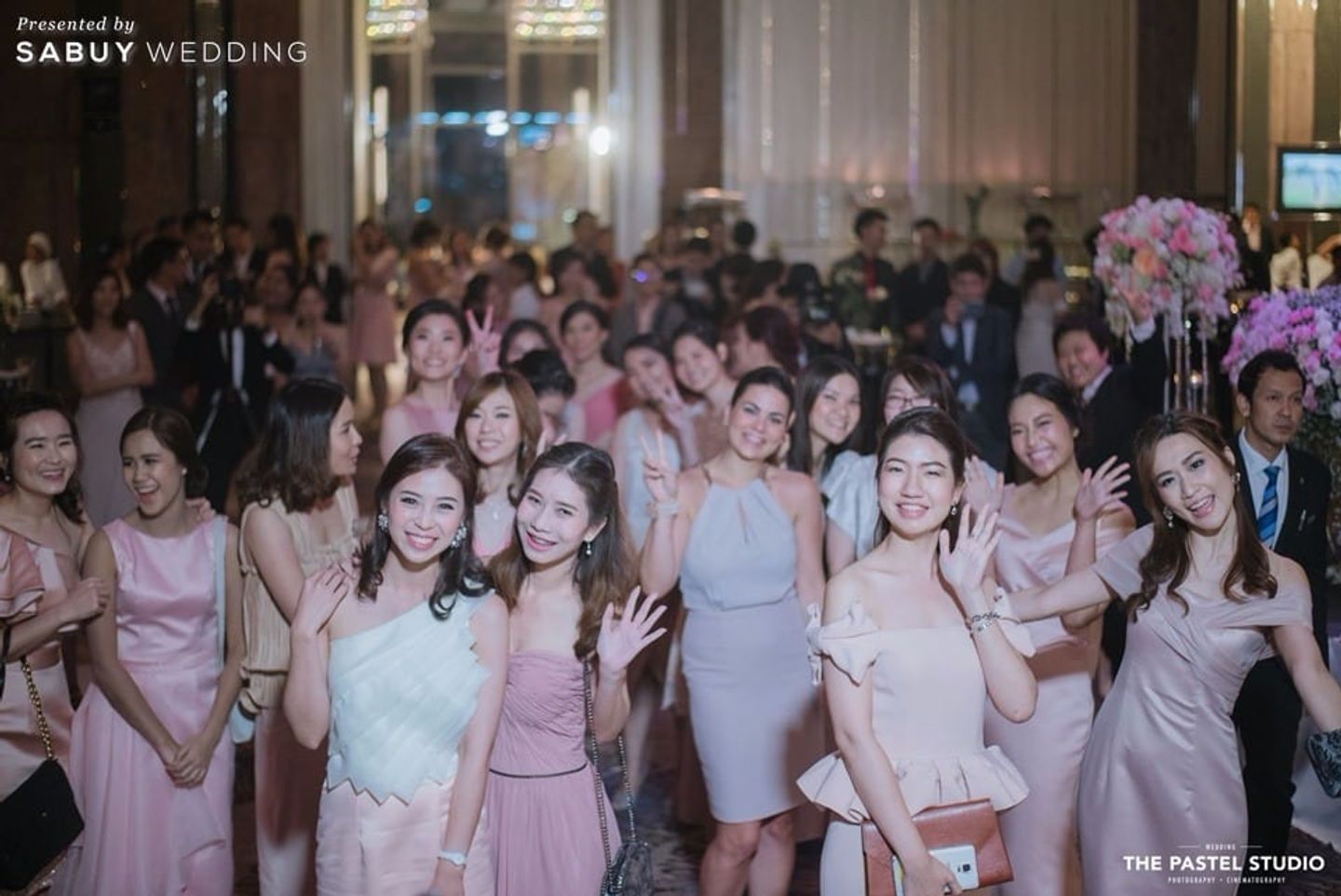 เพื่อนเจ้าสาว,ชุดเพื่อนเจ้าสาว,งานแต่งงาน รีวิวงานแต่งแสนหวาน ละลานตาด้วยดอกไม้ลวดลายฉลุ @Renaissance Bangkok