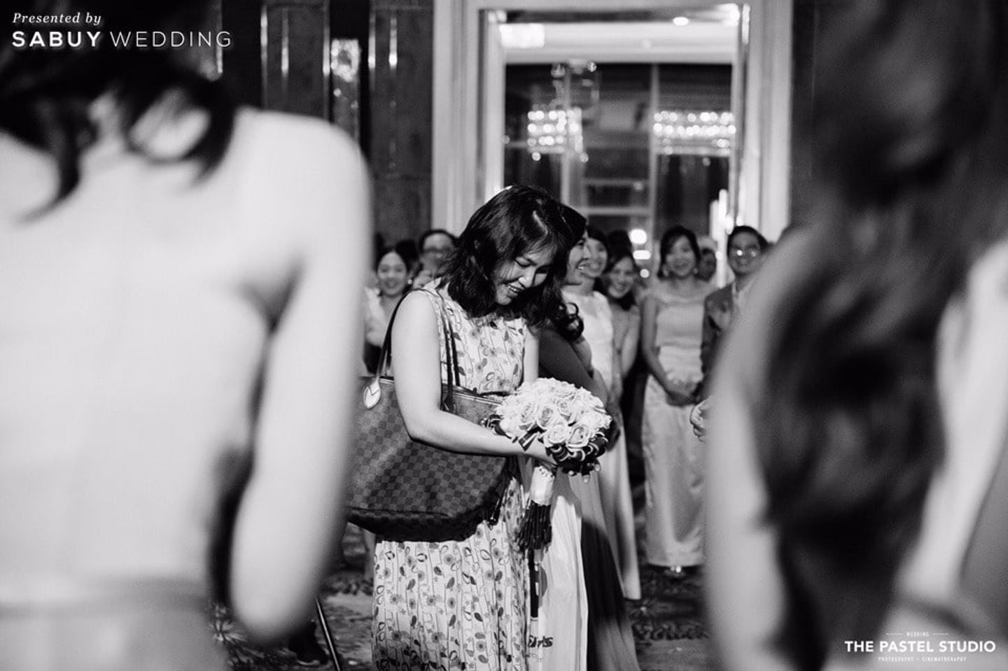 เพื่อนเจ้าสาว,ช่อดอกไม้ รีวิวงานแต่งแสนหวาน ละลานตาด้วยดอกไม้ลวดลายฉลุ @Renaissance Bangkok