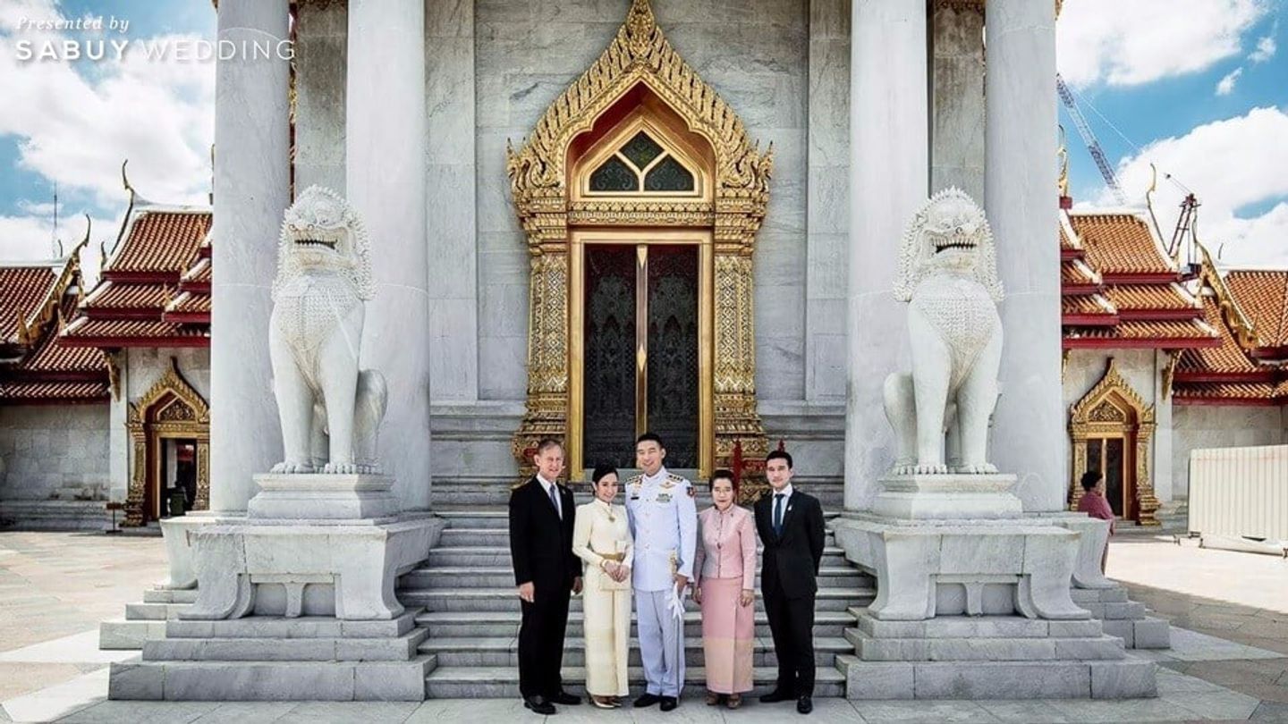 บ่าวสาว,ครอบครัวบ่าวสาว,งานสมรสพระราชทาน รีวิวงานแต่งสวยซึ้งอิ่มใจ เปี่ยมล้นความหมายในงานสมรสพระราชทาน @Dusit Thani