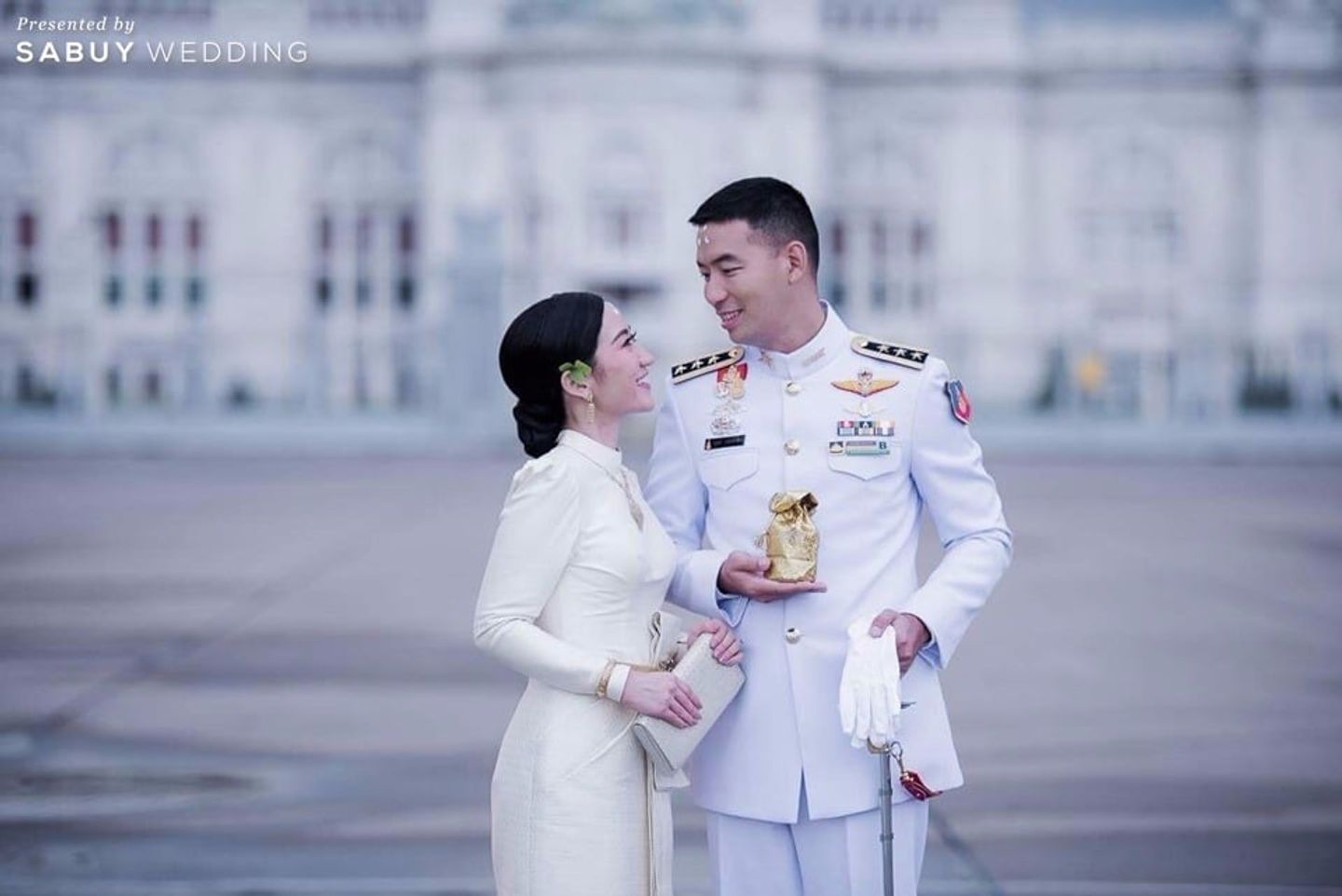 บ่าวสาว,ชุดบ่าวสาว,งานสมรสพระราชทาน รีวิวงานแต่งสวยซึ้งอิ่มใจ เปี่ยมล้นความหมายในงานสมรสพระราชทาน @Dusit Thani