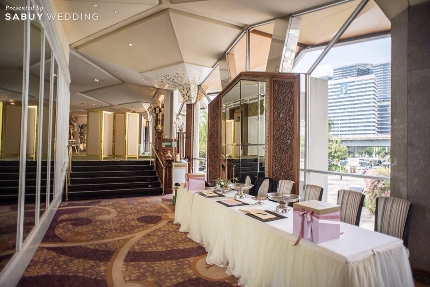 สถานที่แต่งงาน,สถานที่จัดงานแต่งงาน,โต๊ะลงทะเบียนงานแต่ง รีวิวงานแต่งสวยซึ้งอิ่มใจ เปี่ยมล้นความหมายในงานสมรสพระราชทาน @Dusit Thani