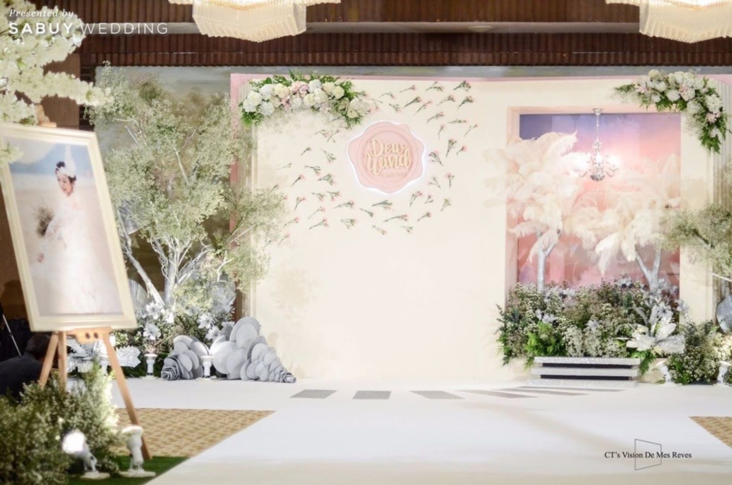 backdrop งานแต่ง,ตกแต่งงานแต่ง,จัดดอกไม้งานแต่ง รีวิวงานแต่งเปิดประตูสู่โลกเทพนิยาย ในโทนสีท้องฟ้า Vanilla sky @Plaza Athénée Bangkok