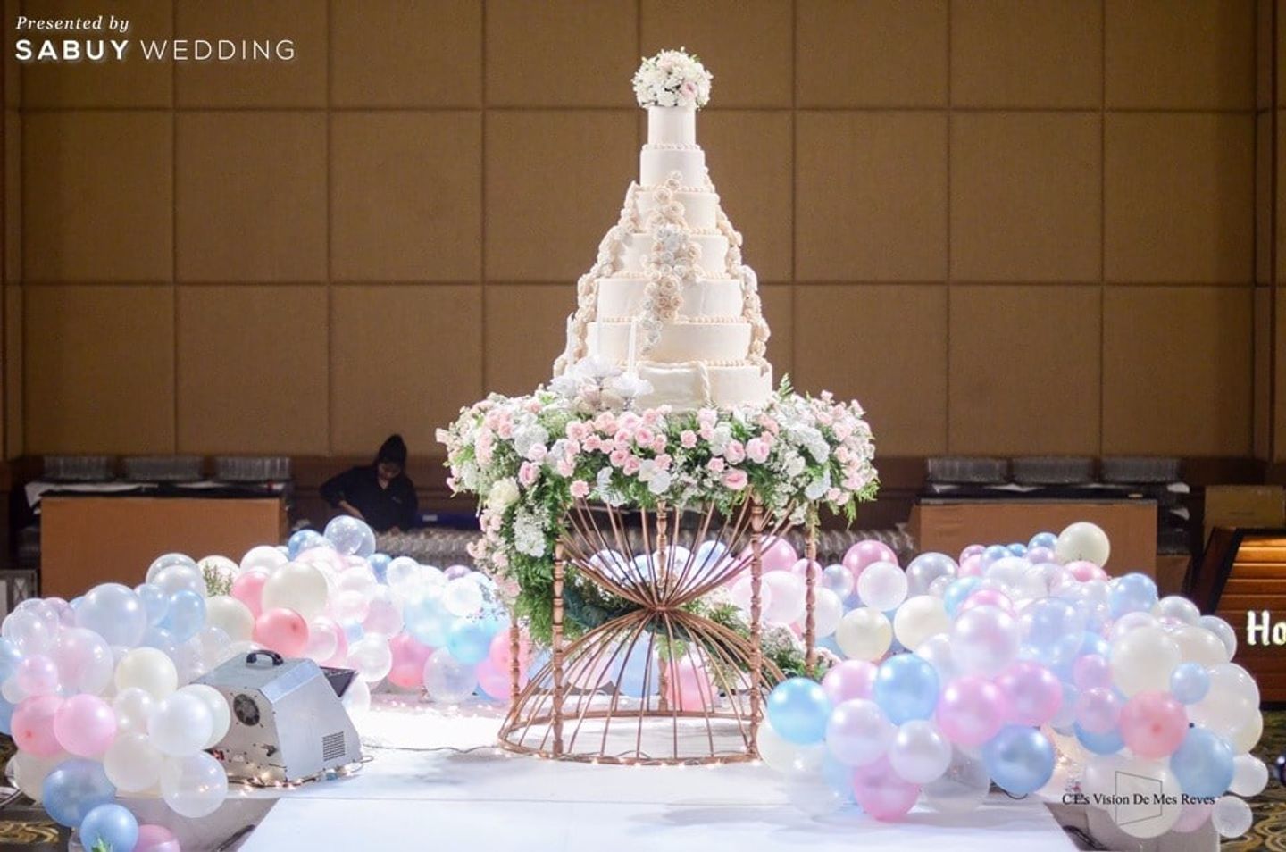 เค้กงานแต่ง,ตกแต่งงานแต่ง,จัดดอกไม้งานแต่ง รีวิวงานแต่งเปิดประตูสู่โลกเทพนิยาย ในโทนสีท้องฟ้า Vanilla sky @Plaza Athénée Bangkok