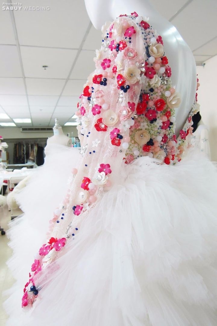 ชุดเจ้าสาว,ชุดแต่งงาน 3 ชุดแต่งงานสวยดูดีมีคอนเซ็ปต์ จากภาพสเก็ตช์สู่เจ้าสาวตัวจริง