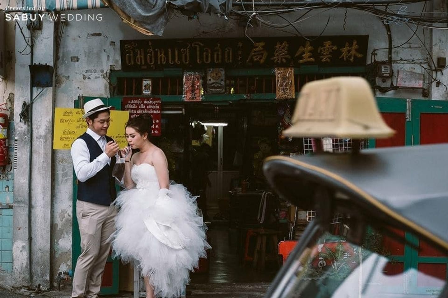 คู่รัก,ถ่ายภาพพรีเวดดิ้ง,ถ่ายพรีเวดดิ้ง,พรีเวดดิ้ง,prewedding,สถานที่ถ่ายพรีเวดดิ้ง เดินเล่นฟินๆ กินอาหารริมทาง สตรีทพรีเวดดิ้งยามค่ำคืนย่านเยาวราช
