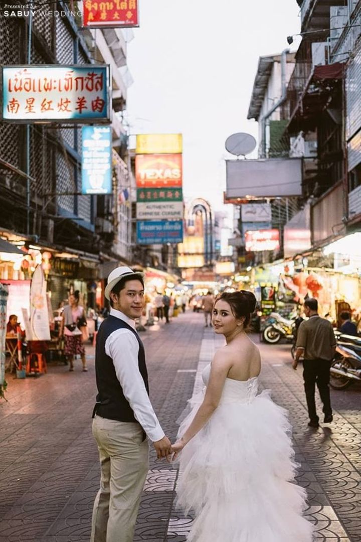 คู่รัก,ถ่ายภาพพรีเวดดิ้ง,ถ่ายพรีเวดดิ้ง,พรีเวดดิ้ง,prewedding,สถานที่ถ่ายพรีเวดดิ้ง เดินเล่นฟินๆ กินอาหารริมทาง สตรีทพรีเวดดิ้งยามค่ำคืนย่านเยาวราช
