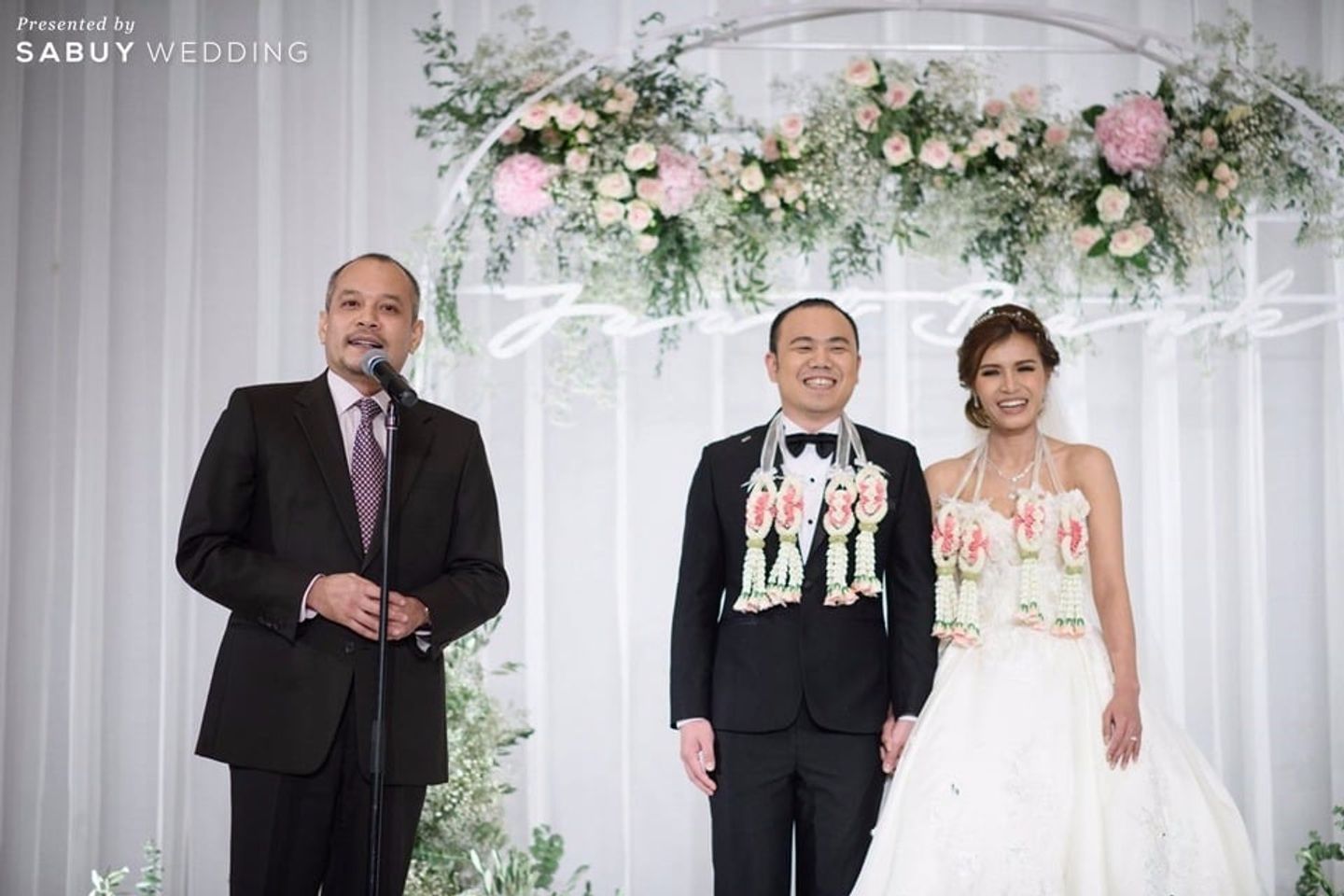 นักการเมือง,บ่าวสาว,ชุดบ่าวสาว,backdrop งานแต่ง,จัดดอกไม้งานแต่ง,ตกแต่งงานแต่ง รีวิวงานแต่ง พิธีการเต็มที่ ปาร์ตี้สุดแซ่บ @Peninsula bangkok
