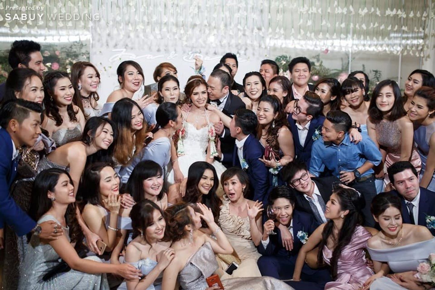 ถ่ายรูปรวมงานแต่ง,เพื่อนเจ้าสาว,บ่าวสาว,งานแต่งงาน,รูปงานแต่ง รีวิวงานแต่ง พิธีการเต็มที่ ปาร์ตี้สุดแซ่บ @Peninsula bangkok