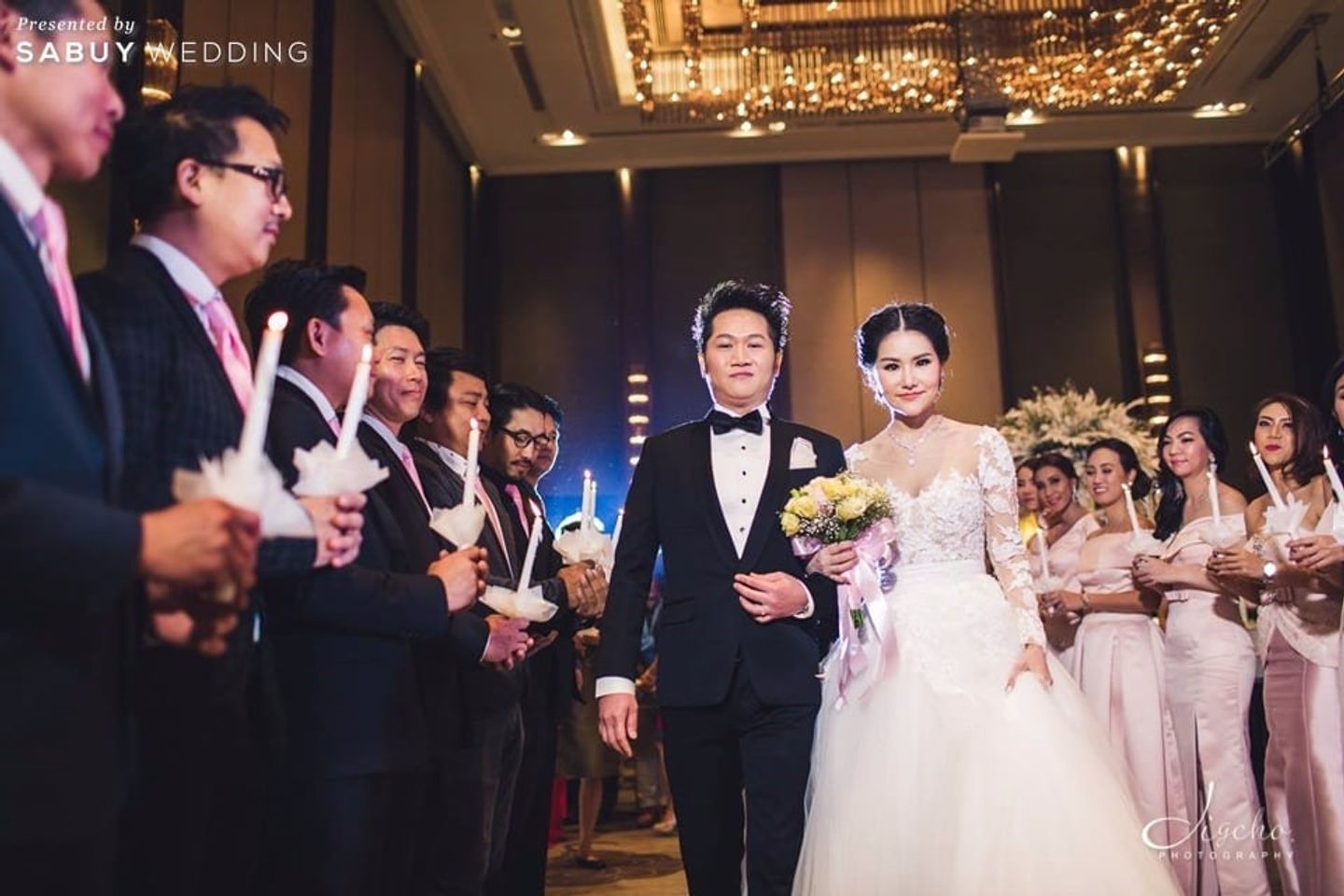 บ่าวสาว,ชุดบ่าวสาว,ชุดเจ้าสาว,ชุดเจ้าบ่าว,ดอกไม้เจ้าสาว,รูปงานแต่ง รีวิวงานแต่งสีขาวคลาสิก กับอุโมงค์ดอกไม้สวยแน่นทุกตารางนิ้ว @The Okura Prestige