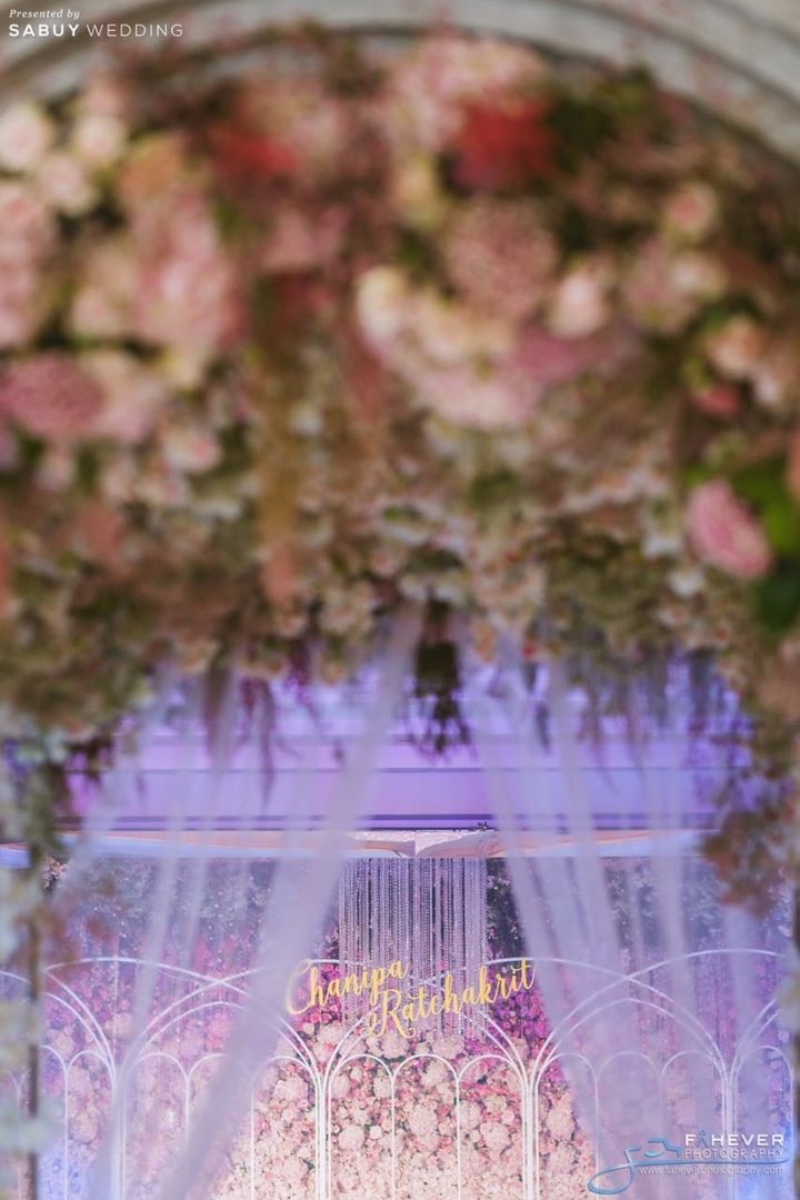 ตกแต่งงานแต่ง รีวิวงานแต่งสวยหวานงานดอกไม้ ดั่งเทพนิยายของเจ้าหญิงดิสนีย์ @The Peninsula Bangkok