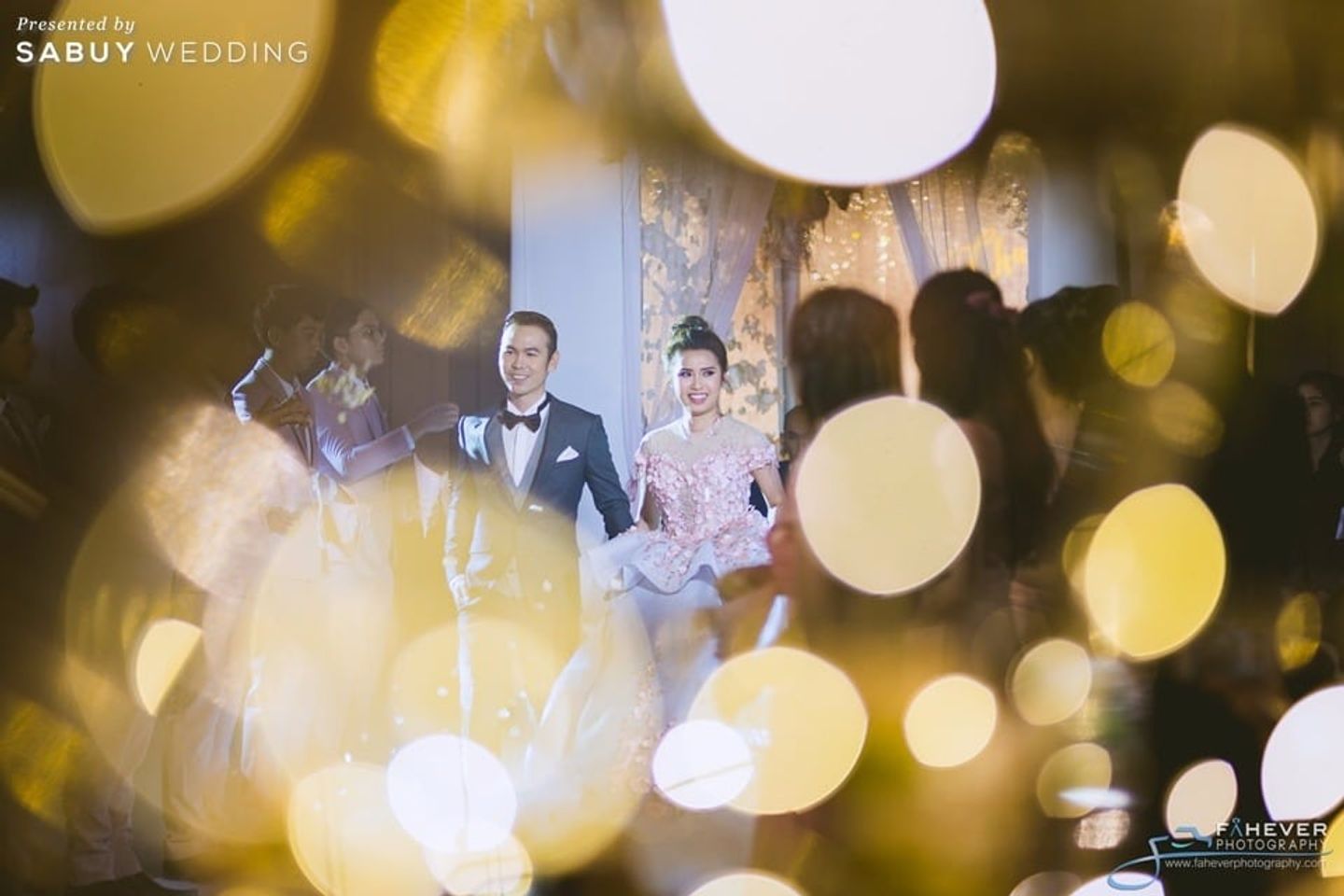 บ่าวสาว,ชุดบ่าวสาว,รูปงานแต่ง รีวิวงานแต่งสวยหวานงานดอกไม้ ดั่งเทพนิยายของเจ้าหญิงดิสนีย์ @The Peninsula Bangkok