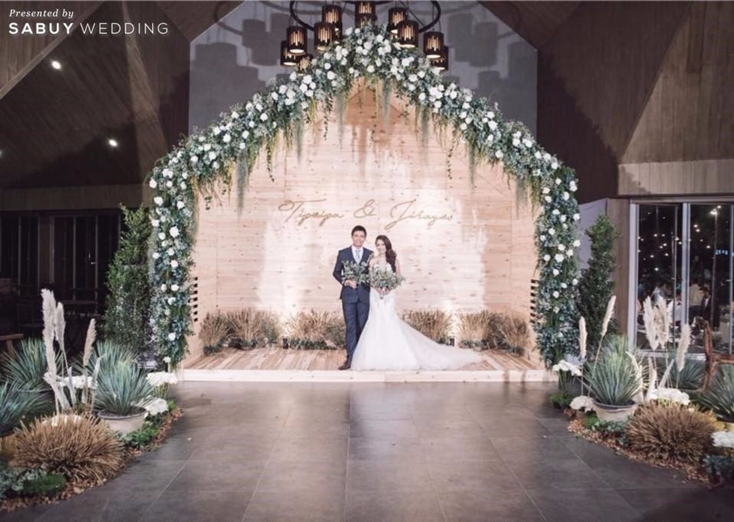 บ่าวสาว,ชุดบ่าวสาว,ชุดเจ้าบ่าว,ชุดเจ้าสาว,backdrop งานแต่ง,ตกแต่งงานแต่ง,จัดดอกไม้งานแต่ง รีวิวงานแต่งอบอุ่นธีม Elegant Garden งานคราฟท์สวยเด่นเล่นกับโครงสร้าง @Greta Farm & Greta Sport Club
