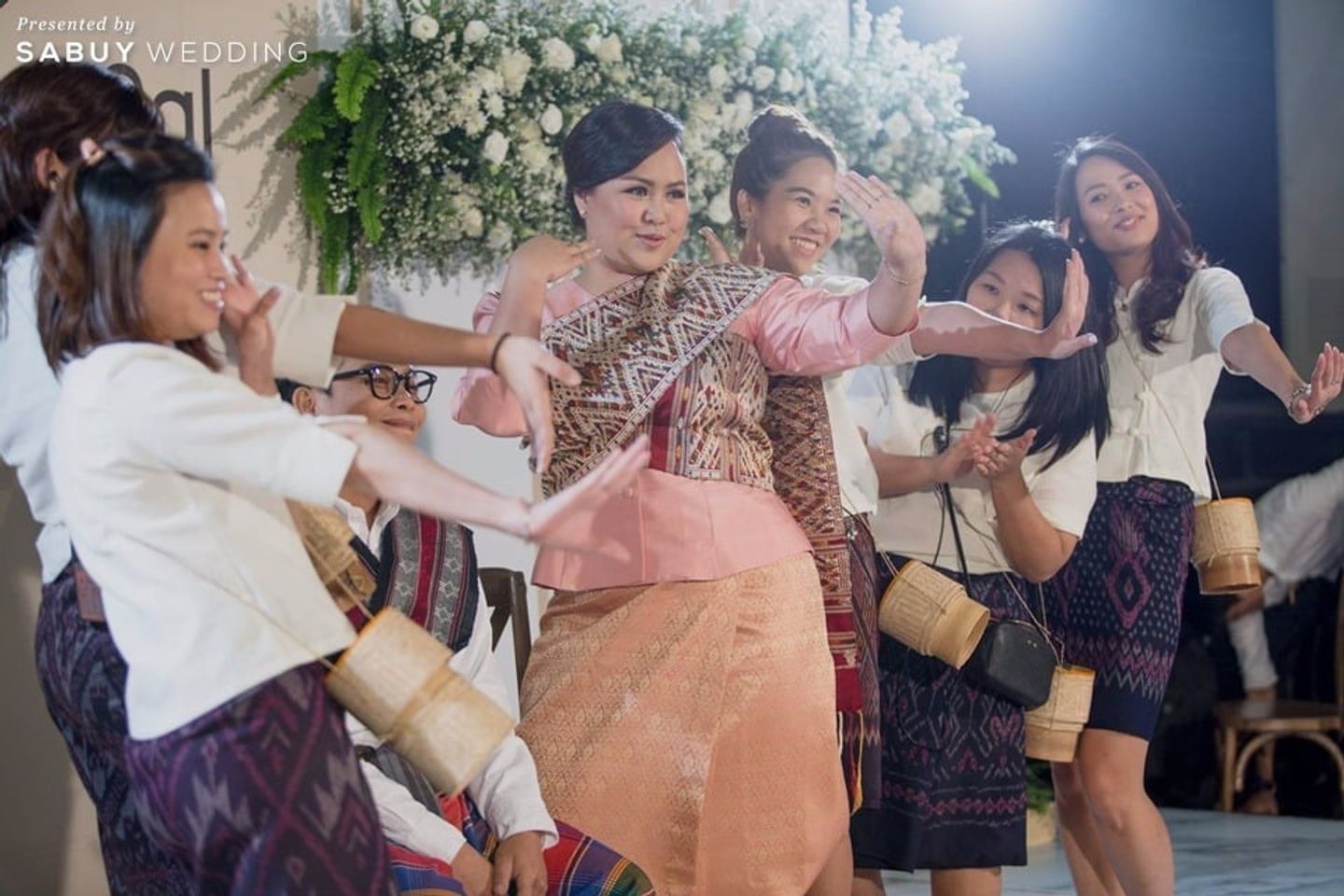 งานหมั้น,ชุดหมั้น รีวิวงานแต่งรื่นเริงบันเทิงใจ พีคสุดสนุกทุกอณู