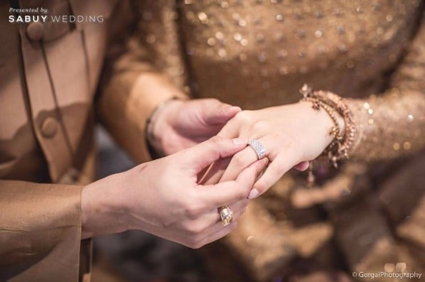 แหวนแต่งงาน,งานแต่งดารา ระยิบระยับอลังการ งานแต่งงานเชน ธนาและเจมส์ กณิการ์