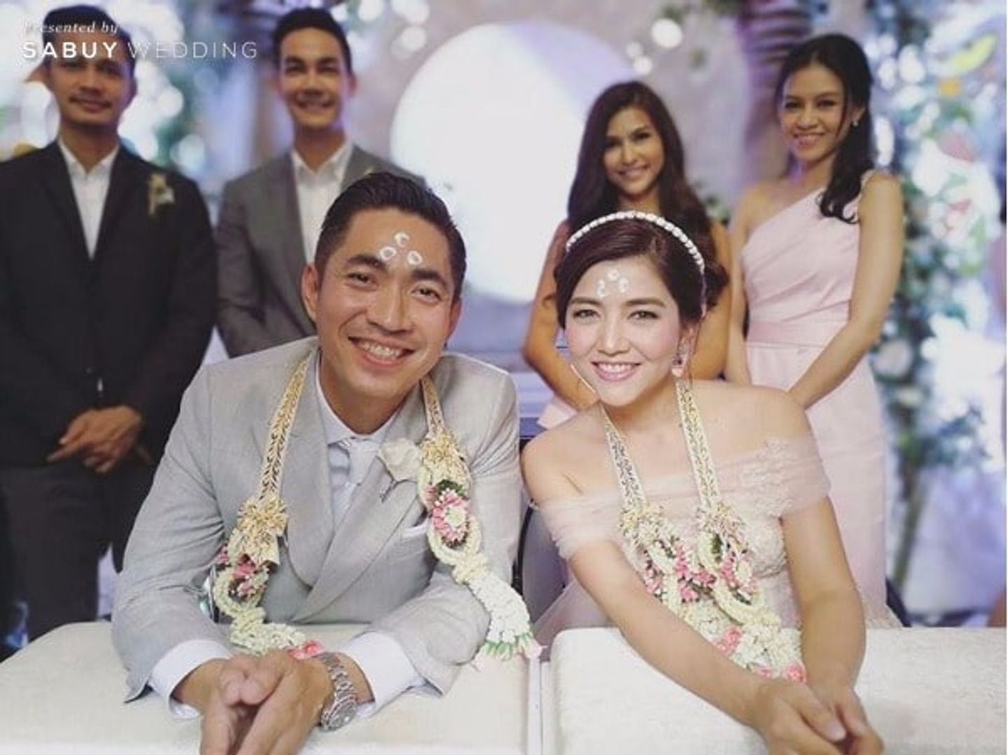 พิธีแต่งงานแบบไทย,งานแต่งดารา,บ่าวสาว,รูปงานแต่ง หวานชื่น 10ปีที่อยู่เคียงข้าง โอ๋ เพชรลดา&ฟิวส์ กิตติศักดิ์