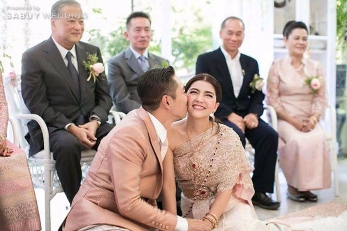 พิธีแต่งงานแบบไทย,งานแต่งดารา,ชุดแต่งงาน,ชุดไทย,งานแต่งงาน หวานชื่น 10ปีที่อยู่เคียงข้าง โอ๋ เพชรลดา&ฟิวส์ กิตติศักดิ์