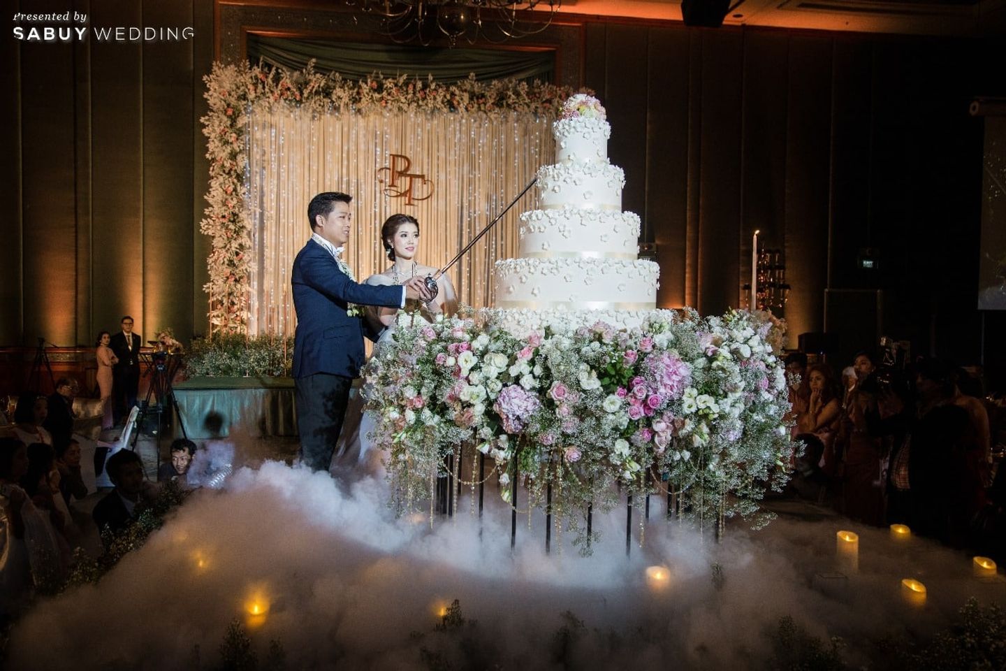 พิธีแต่งงาน,ตัดเค้กงานแต่ง,จัดดอกไม้งานแต่ง,ตกแต่งงานแต่ง,backdrop งานแต่ง รีวิวงานแต่งธีม Pink Gold สวยเริ่ด เกิดทุกมิติ @Grand Hyatt Erawan