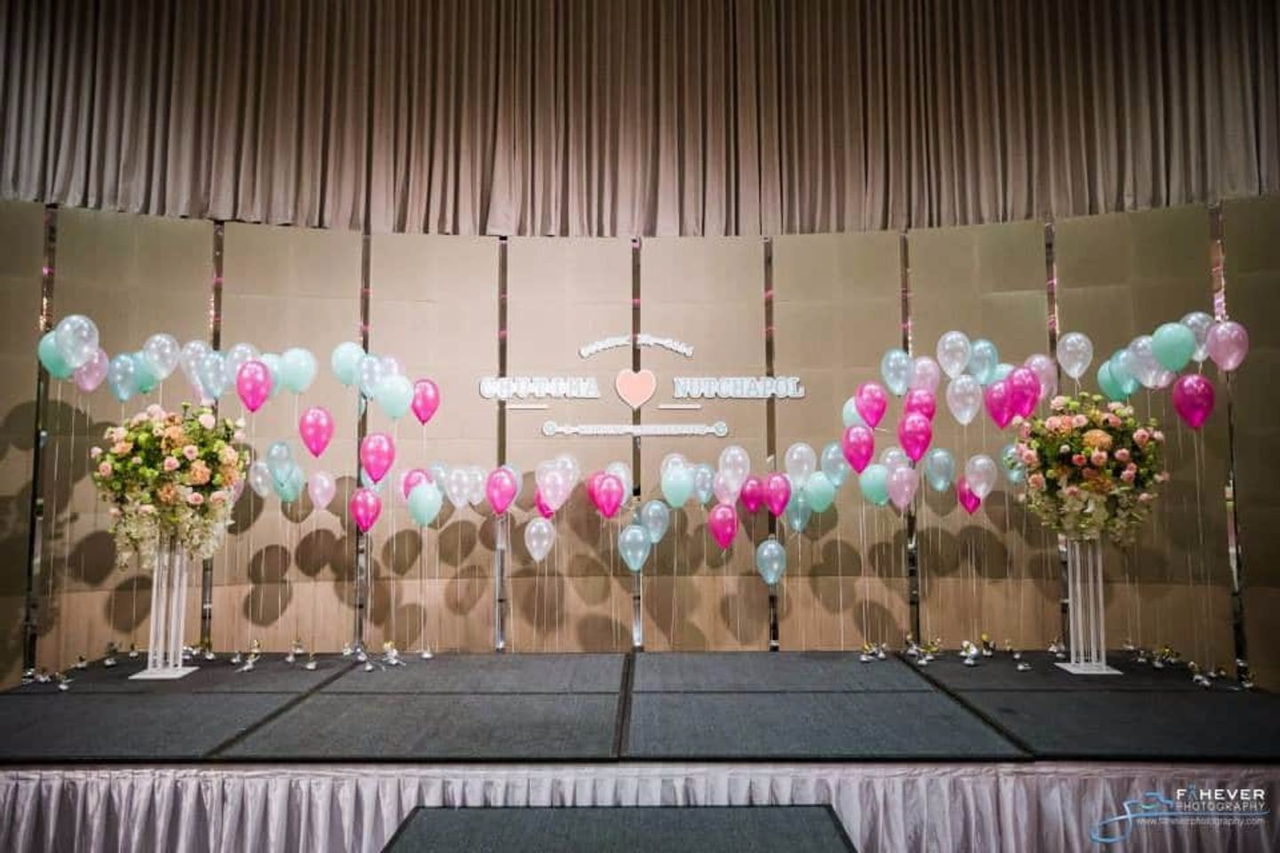 backdrop งานแต่ง,ตกแต่งงานแต่ง,จัดดอกไม้งานแต่ง,เวทีงานแต่ง Bangkok Marriott โรงแรมหรูมีระดับ ติดรถไฟฟ้าทองหล่อ กับวิว 360 องศาสุดเอ็กซ์คลูซีฟ