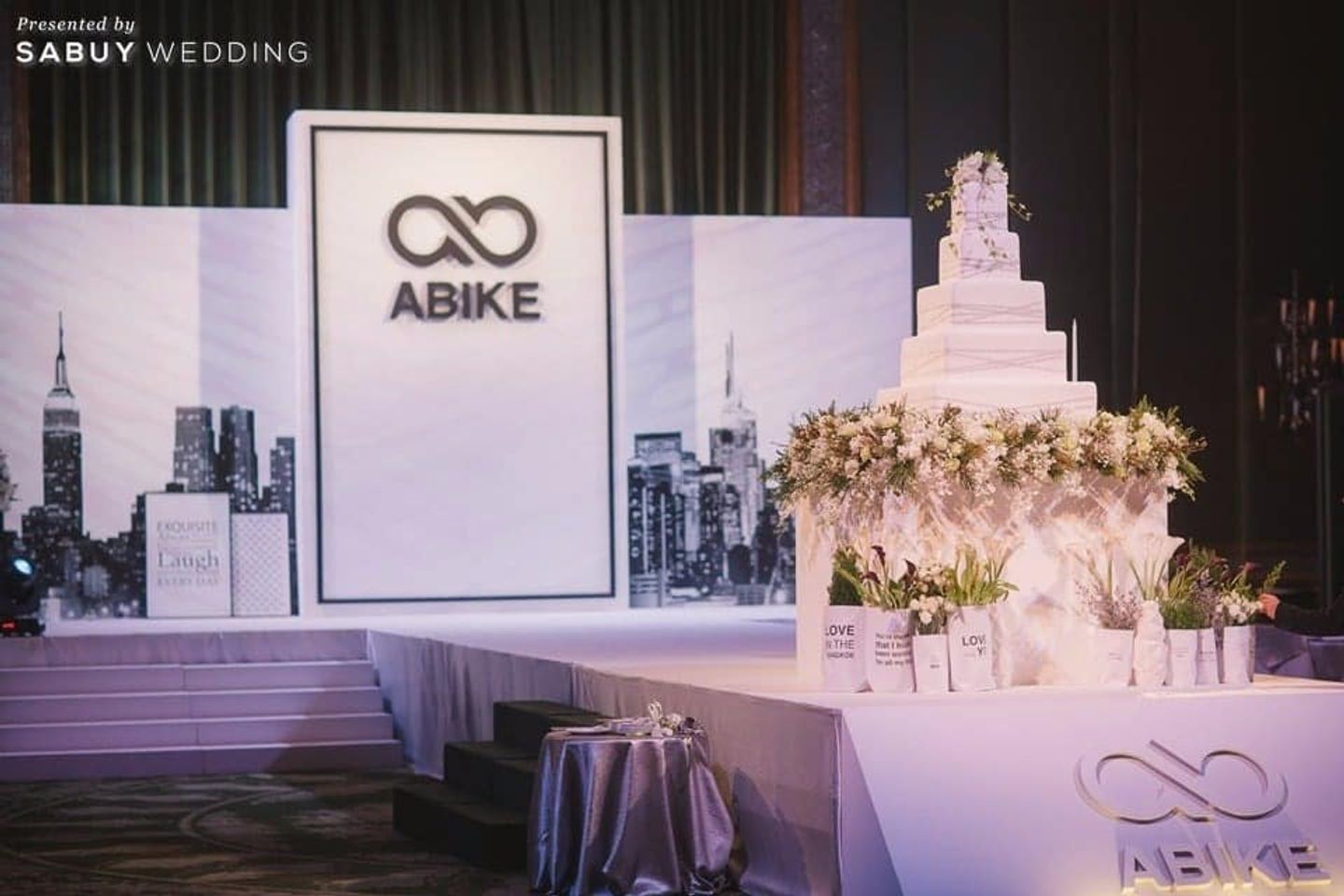 เค้กแต่งงาน,เวทีงานแต่ง 6 งานแต่งงานสุดปัง No Flower Decoration! เทรนด์ล่าสุดสำหรับบ่าวสาวยุคใหม่