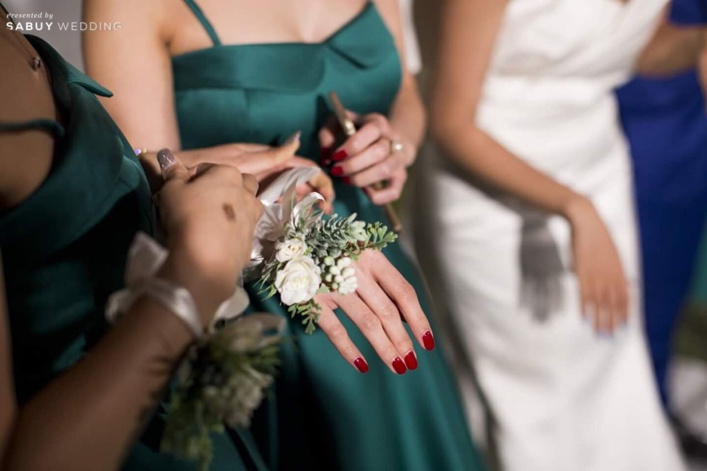 ดอกไม้ข้อมือ รีวิวงานแต่งในสวน สร้างความแปลกใหม่จากไลฟ์สไตล์สุดสนุก @Buddy Oriental Riverside