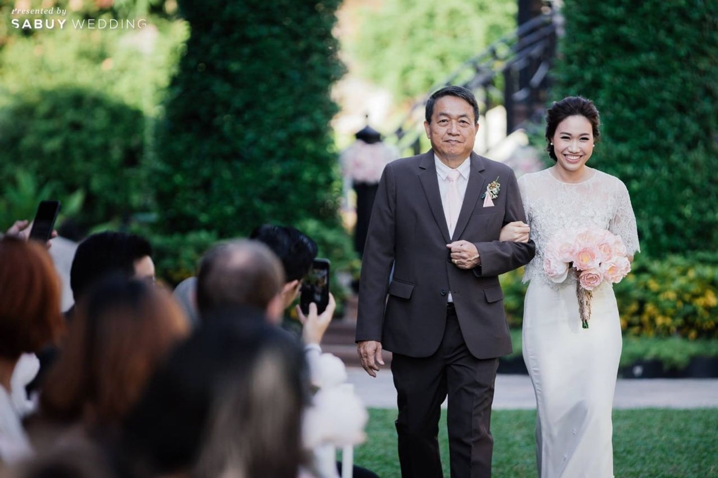 พ่อเจ้าสาว,เจ้าสาว,ชุดเจ้าสาว,ดอกไม้เจ้าสาว,งานแต่งในสวน,งานแต่ง outdoor รีวิวงานแต่ง Watercolor Peony ดอกไม้กระดาษสีหวานนวลตา @Phothalai Leisure Park