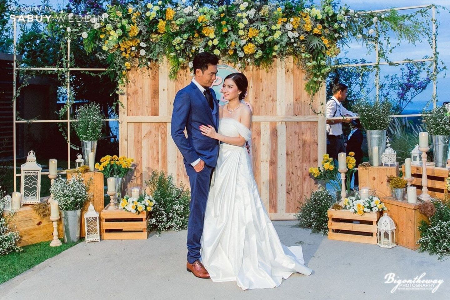บ่าวสาว,ชุดบ่าวสาว,backdrop งานแต่ง,จัดดอกไม้งานแต่ง,ชุดเจ้าบ่าว,ชุดเจ้าสาว,ตกแต่งงานแต่ง รีวิวงานแต่งบรรยากาศสุดชิลล์ โอบล้อมด้วยวิวภูเขา @The Paz KhaoYai