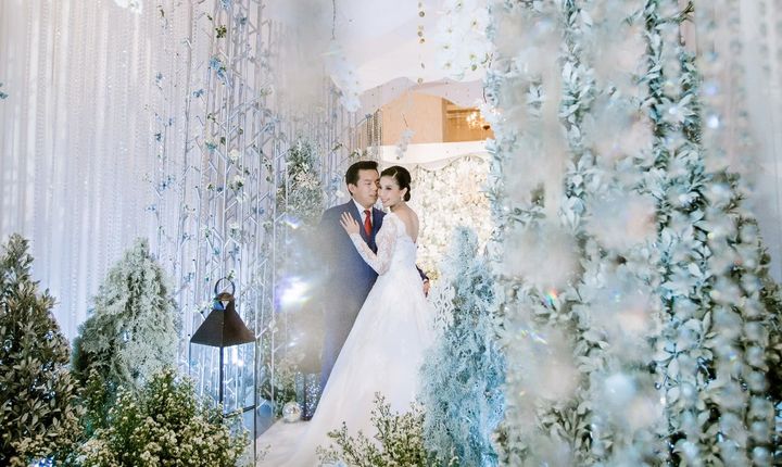 รีวิวงานแต่งกลางหิมะโปรยปราย ในธีม Winter Christmas @Conrad Bangkok
