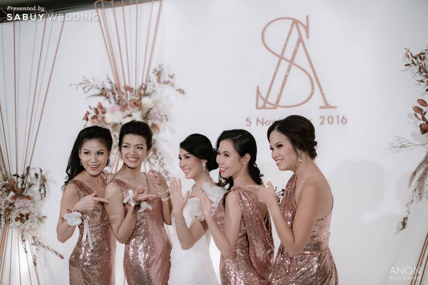 เจ้าสาว,เพื่อนเจ้าสาว,ชุดเพื่อนเจ้าสาว,ธีมงานแต่ง,ตกแต่งงานแต่ง,backdrop งานแต่ง รีวิวงานแต่ง Rose Gold Glitter สวยล้ำ นำเทรนด์ @Swissotel Nai Lert Park Bangkok
