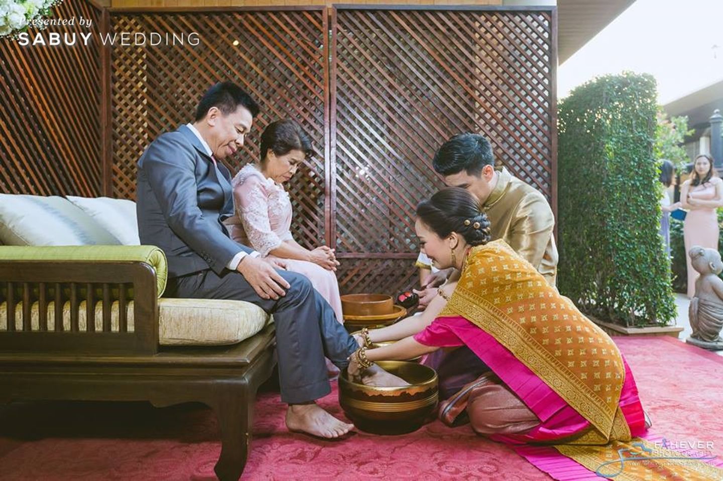 พิธีแต่งงานแบบไทย,บ่าวสาว,ชุดไทย,ครอบครัวบ่าวสาว,งานหมั้น,พิธีหมั้น,ขอขมาคุณพ่อคุณแม่ รีวิวงานแต่งแบบไทย ใช้พิธีการครบสูตร @Phothalai leisure park