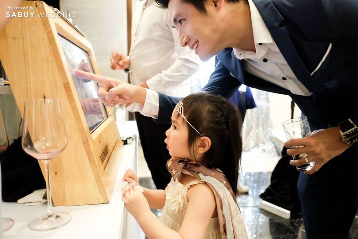 photo-booth เคล็ดลับอัพความสนุก ของเล่นงานแต่งที่บ่าวสาวยุคใหม่ไม่ควรพลาด