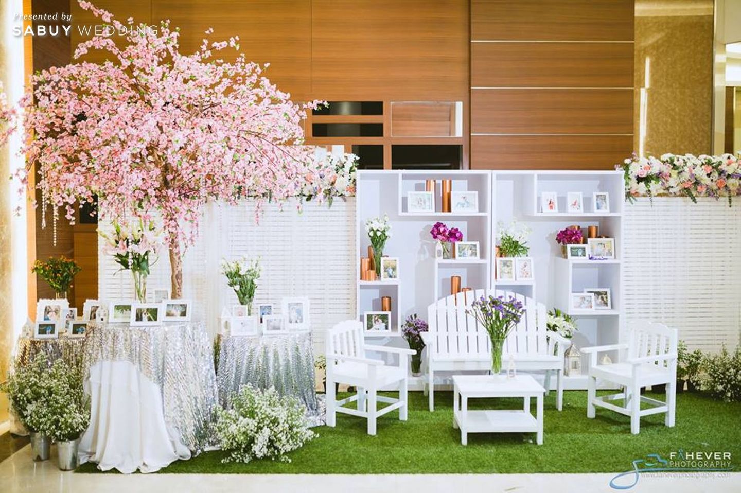 photo-booth,ตกแต่งงานแต่ง,จัดดอกไม้งานแต่ง รีวิวงานแต่งธีมชมพูม่วง ไฮไลท์เปิดตัวสุดเก๋จากกลางห้อง @Grand Fourwings