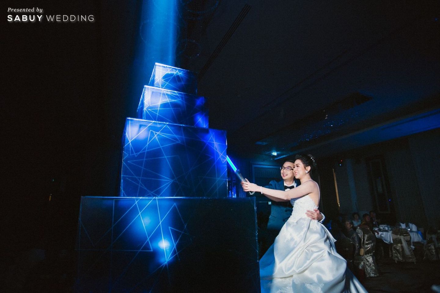 พิธีแต่งงาน,บ่าวสาว,ชุดบ่าวสาว,งานแต่งงาน รีวิวงานแต่งปาร์ตี้แสงสี แกลอรี่แบบใหม่ ภาพเคลื่อนไหวได้ @Ahyat Abalone