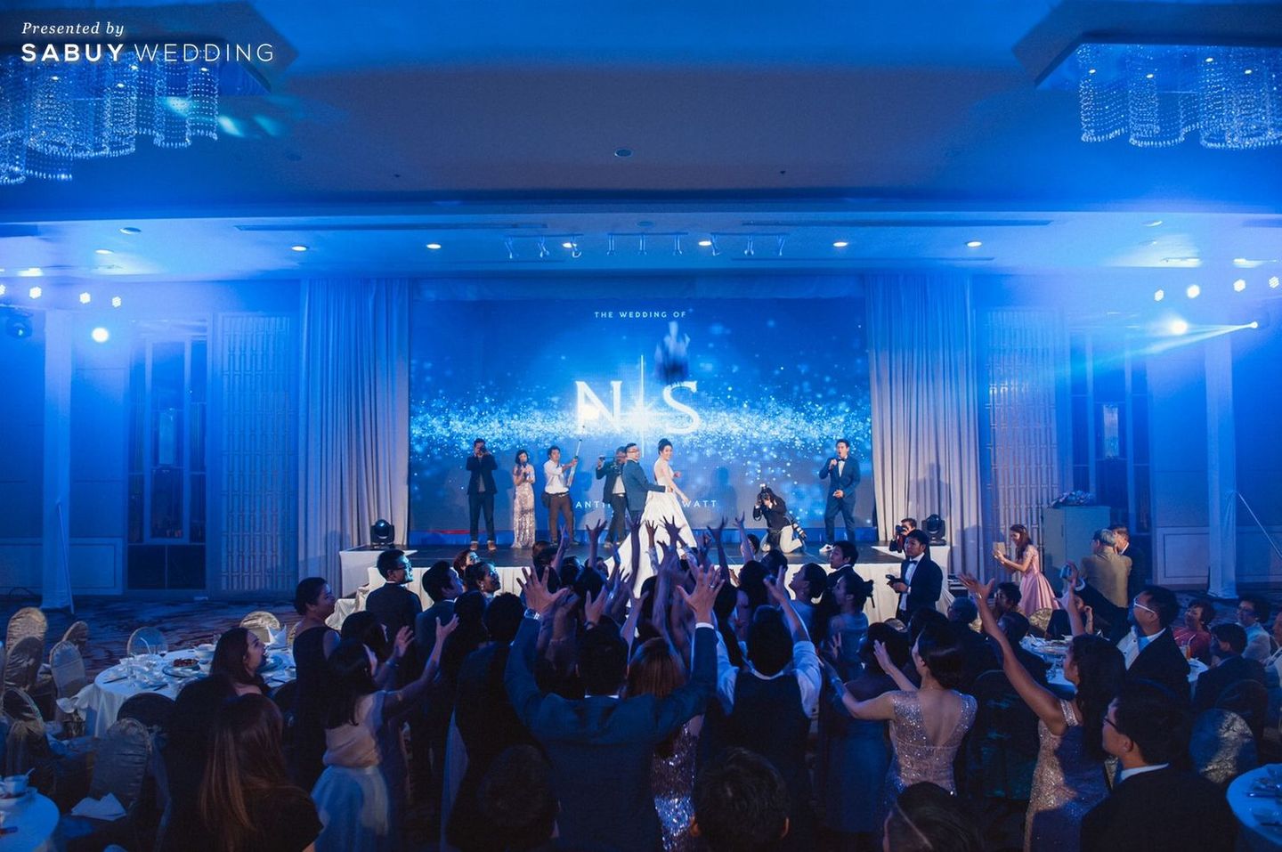 พิธีแต่งงาน,งานแต่งงาน,รูปงานแต่ง,โยนดอกไม้เจ้าสาว,backdrop งานแต่ง,สถานที่แต่งงาน,สถานที่จัดงานแต่งงาน รีวิวงานแต่งปาร์ตี้แสงสี แกลอรี่แบบใหม่ ภาพเคลื่อนไหวได้ @Ahyat Abalone