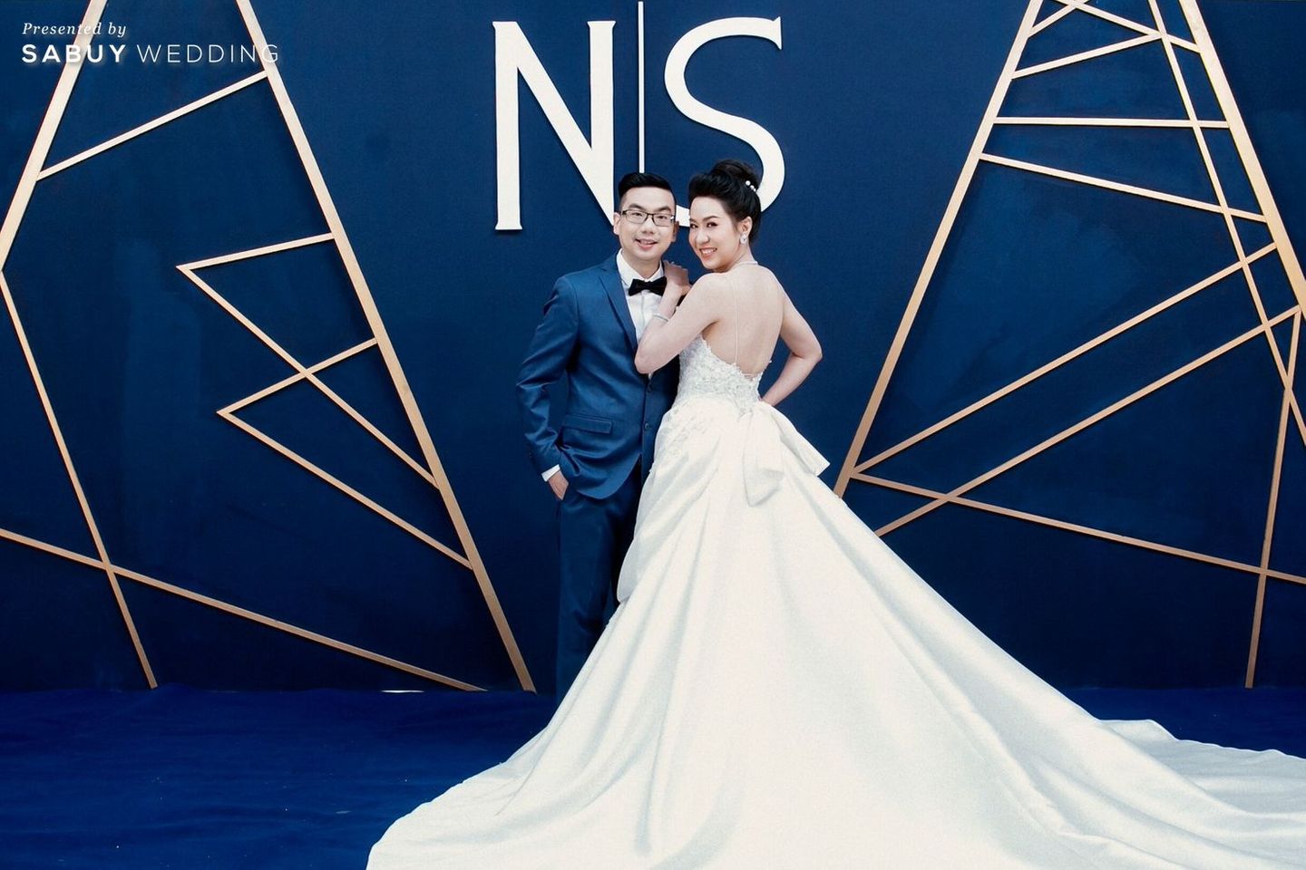 บ่าวสาว,ชุดบ่าวสาว,ชุดเจ้าสาว,ชุดเจ้าบ่าว,backdrop งานแต่ง,รูปงานแต่ง รีวิวงานแต่งปาร์ตี้แสงสี แกลอรี่แบบใหม่ ภาพเคลื่อนไหวได้ @Ahyat Abalone