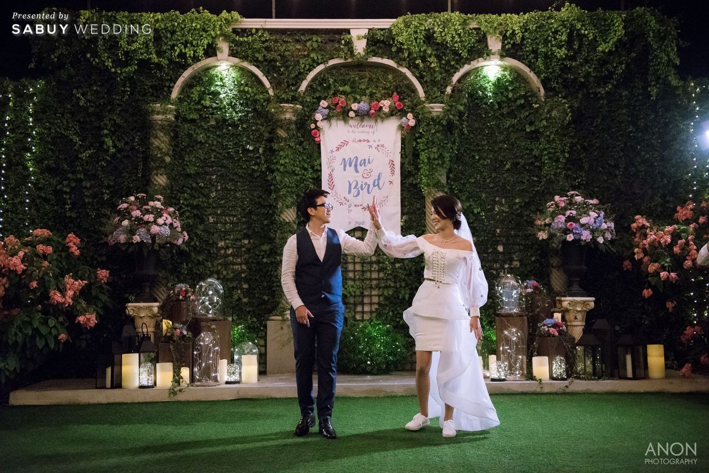 backdrop งานแต่ง,ตกแต่งงานแต่ง,พิธีงานแต่ง,จัดดอกไม้งานแต่ง,ชุดบ่าวสาว,ชุดเจ้าบ่าว,ชุดเจ้าสาว,งานแต่งงาน,รูปงานแต่ง,สถานที่แต่งงาน,สถานที่จัดงานแต่งงาน รีวิวงานแต่งตามรอยหนัง Twilight แลกแหวนในสวนสไตล์ยุโรป @The Apothecary Venue