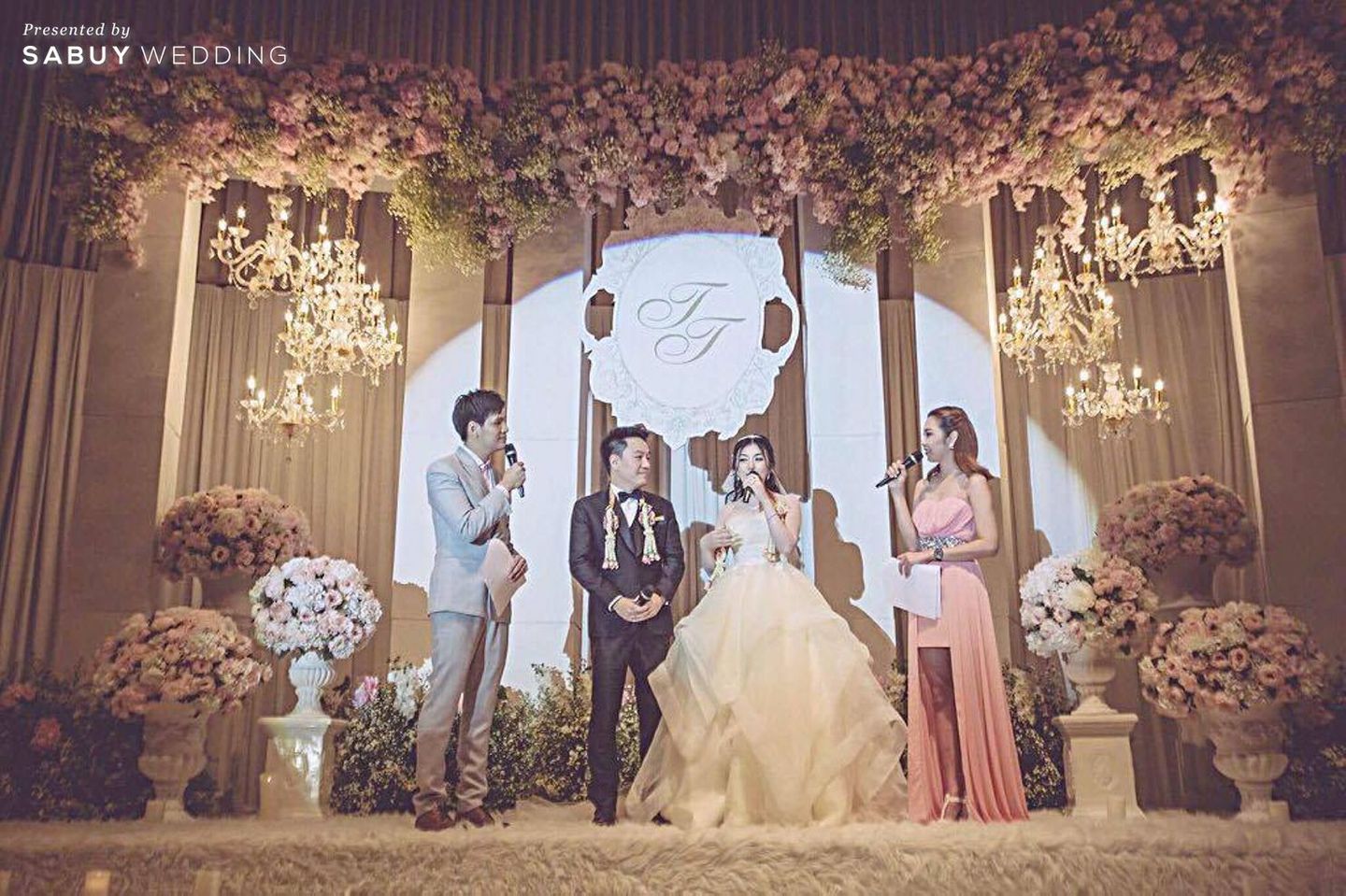 backdrop งานแต่ง,ชุดบ่าวสาว,ชุดเจ้าสาว,พิธีกรงานแต่ง รีวิวงานแต่งสวยหวานโทนสีชมพู ดูมีคลาสแบบเจ้าหญิง @Bangkok Marriott Hotel Sukhumvit