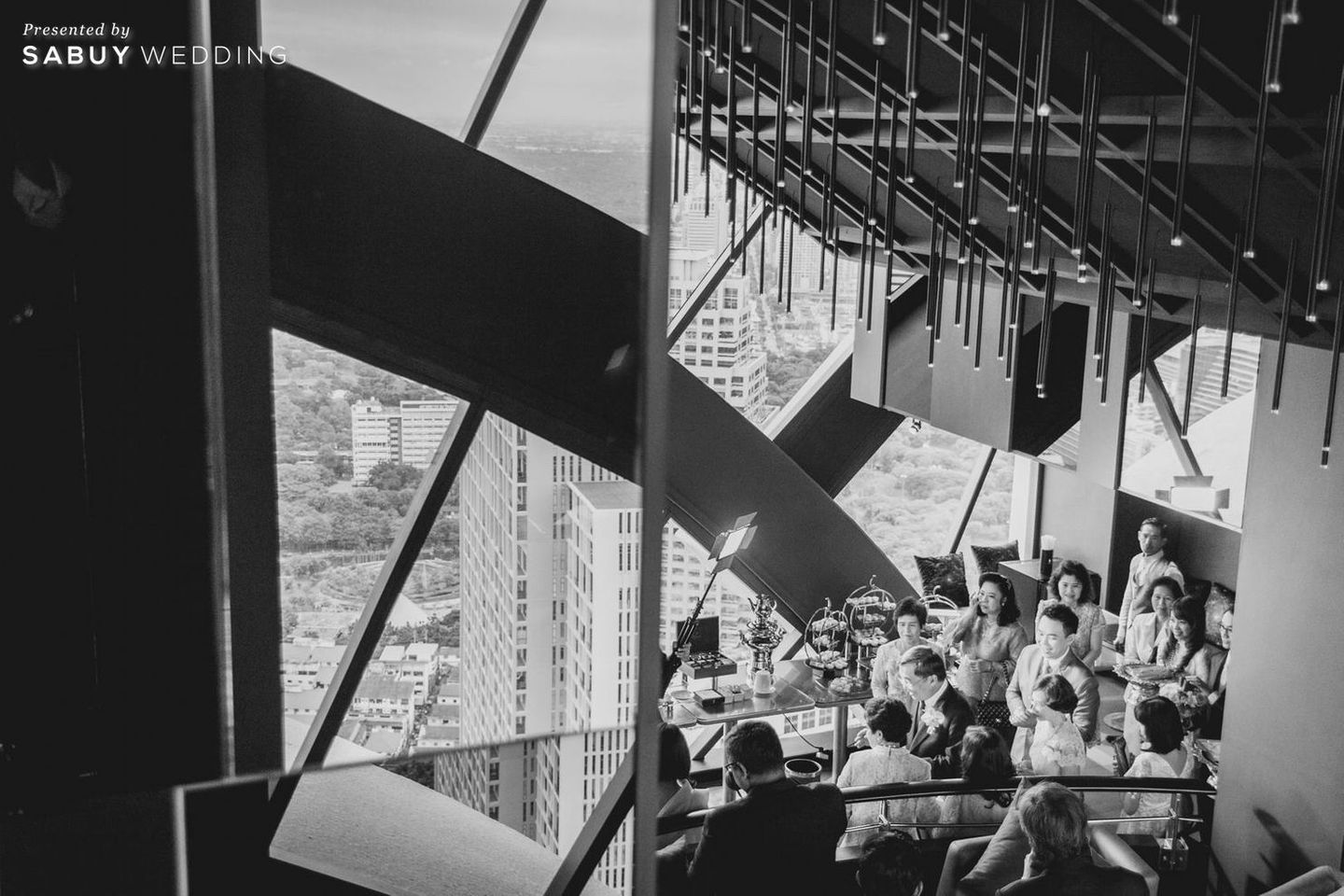 งานหมั้น,พิธีหมั้น รีวิวงานแต่งหมั้นจีนตามขนบ แต่ครบสูตรความสวยด้วยวิวสถานที่แต่งงานแบบ Rooftop @Banyan Tree Bangkok